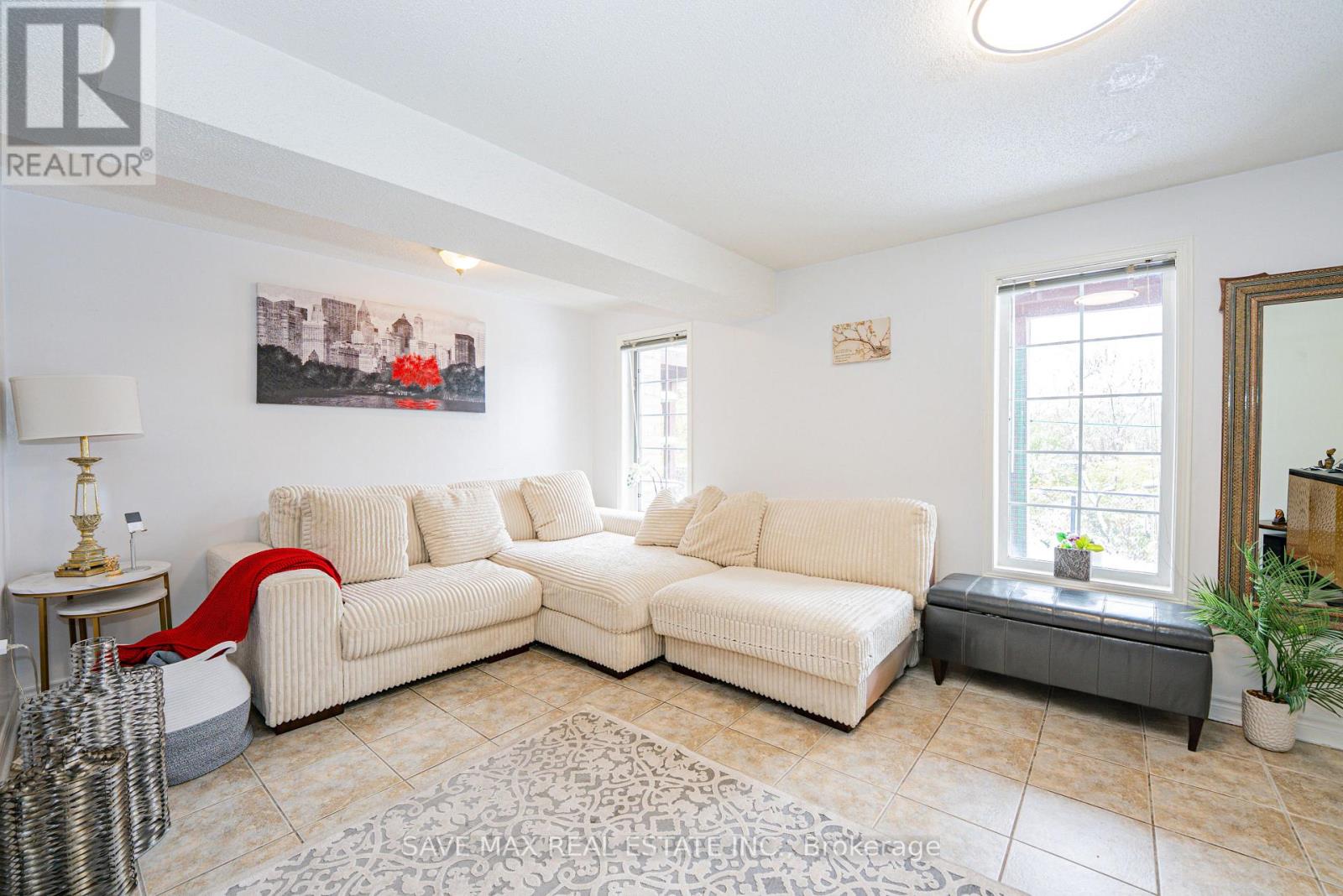 66 Southlake Boulevard, Brampton, Ontario L6V 4P1 - Photo 40 - W12542836