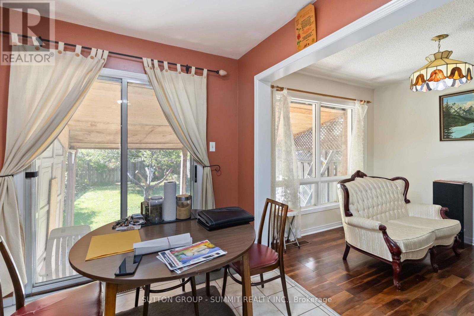 5607 Palmerston Crescent, Mississauga, Ontario L5M 5Y6 - Photo 4 - W12470727