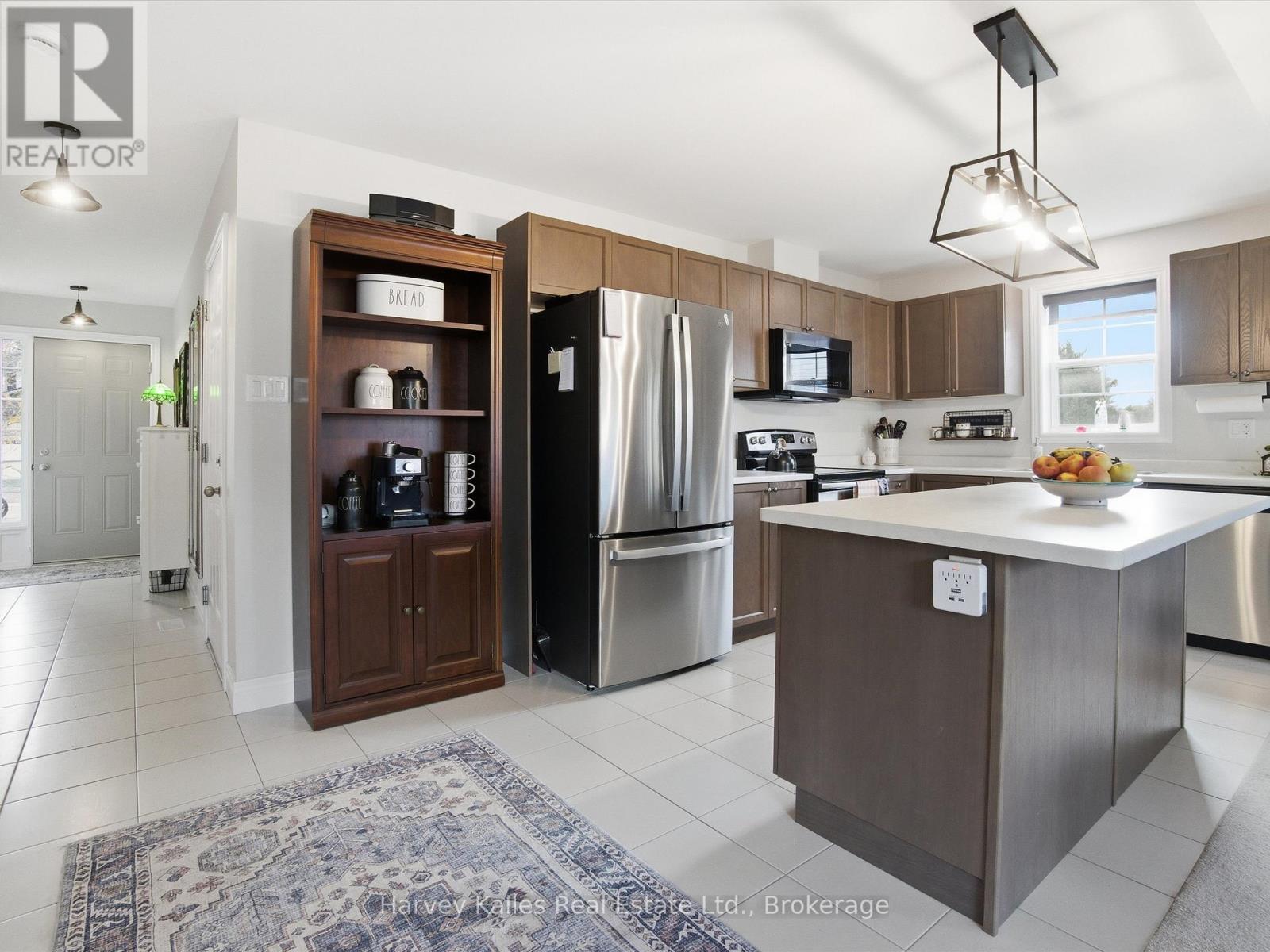 12 Quinn Forest Drive, Bracebridge, Ontario  P1L 1W9 - Photo 5 - X12547374