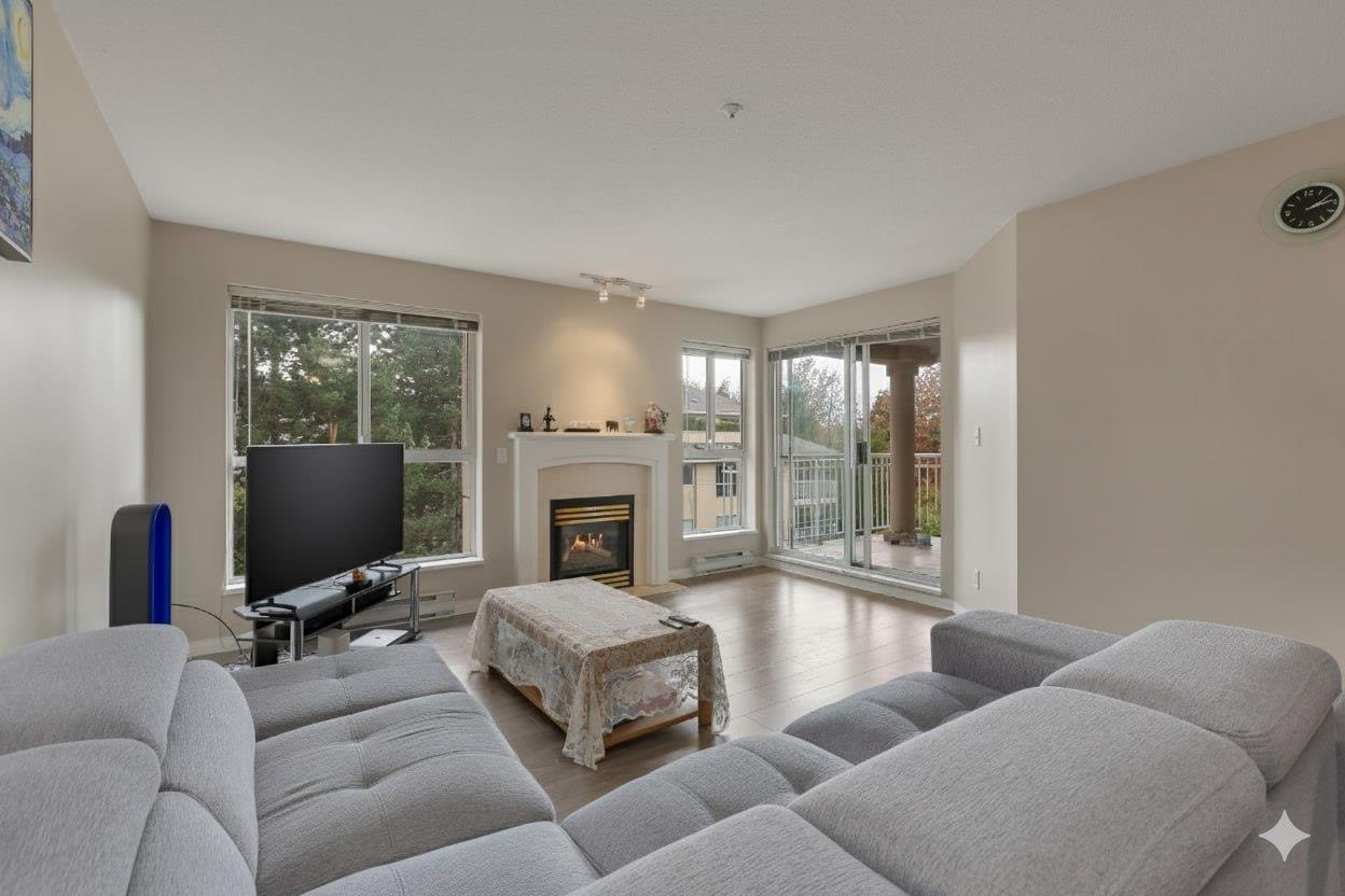 401 13733 74 Avenue, Surrey, British Columbia  V3W 1B8 - Photo 2 - R3067630