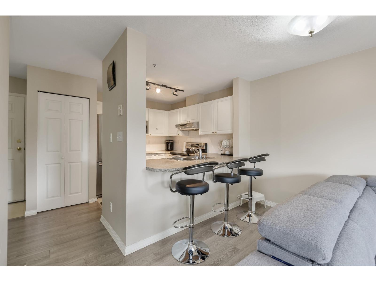 401 13733 74 Avenue, Surrey, British Columbia  V3W 1B8 - Photo 5 - R3067630