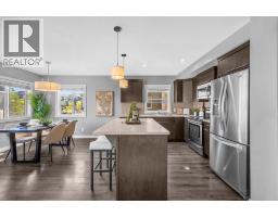 714 Redstone View NE Redstone