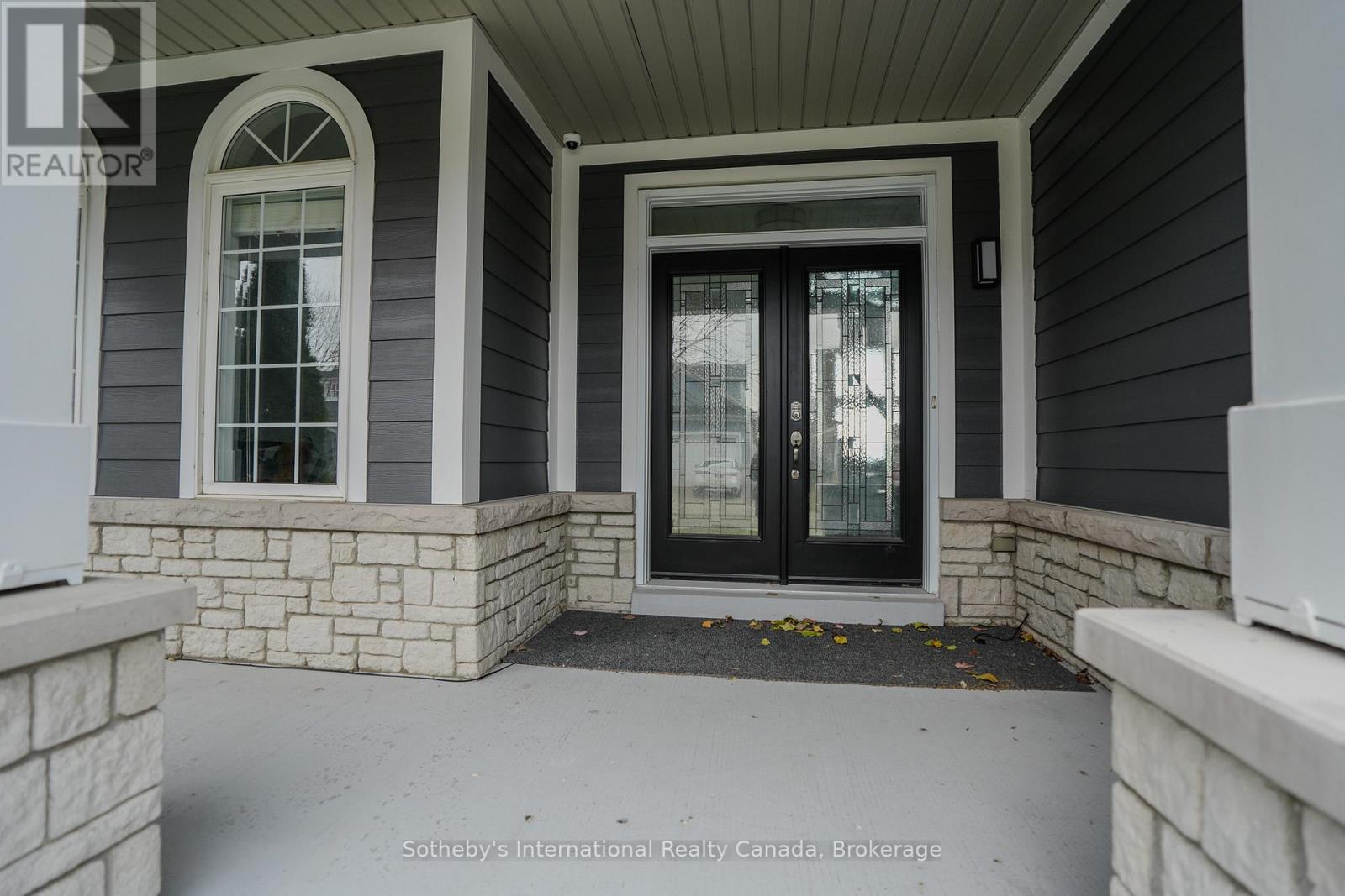 Secondary picture of 50 WATERFRONT CIRCLE