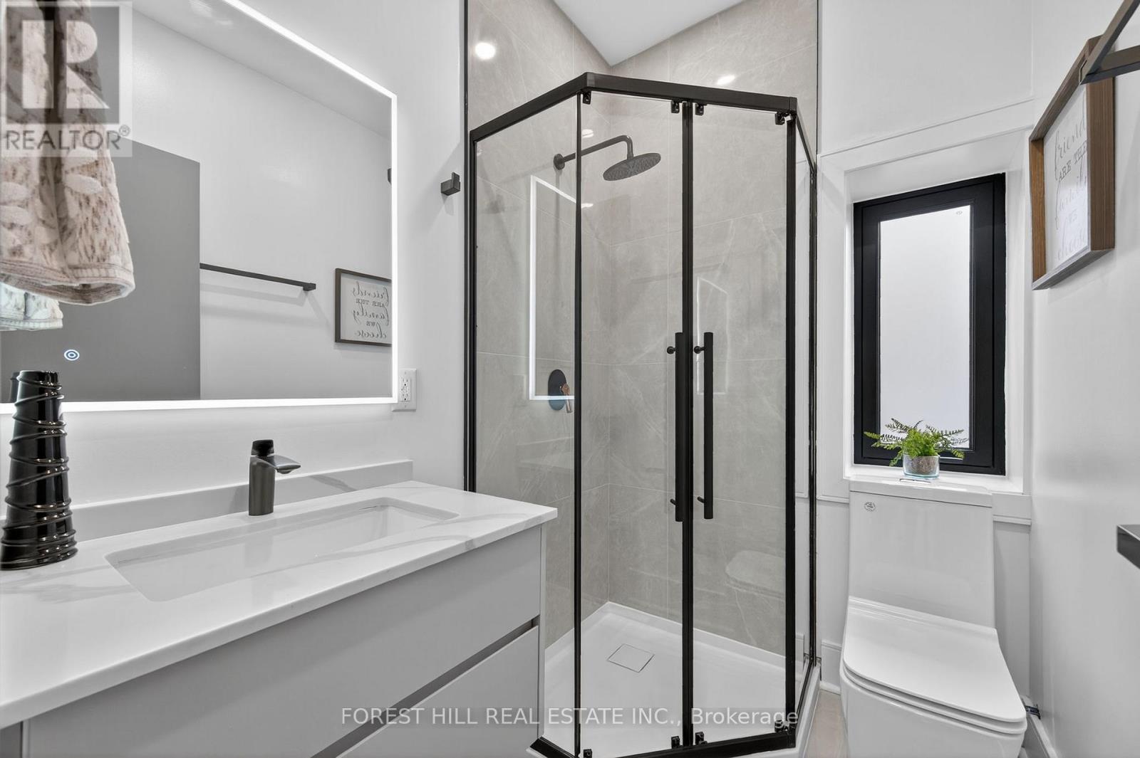 249 Lauder Avenue, Toronto, Ontario M6E 3H5 - Photo 25 - C12547350