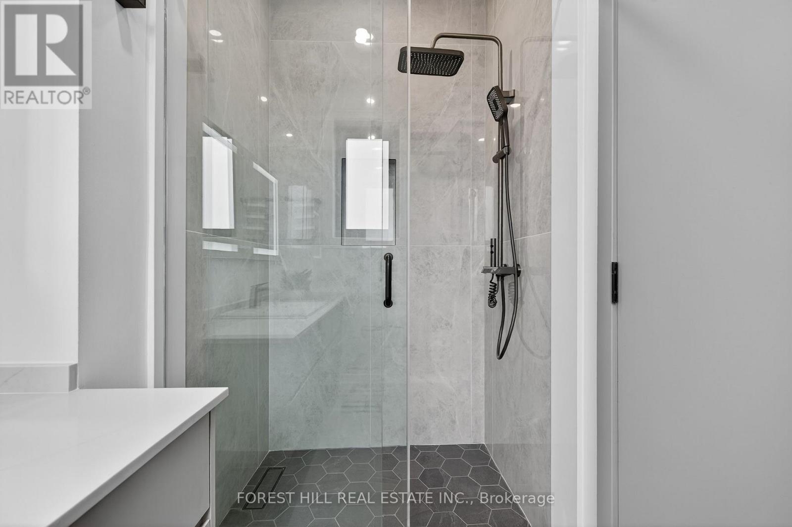 249 Lauder Avenue, Toronto, Ontario M6E 3H5 - Photo 31 - C12547350