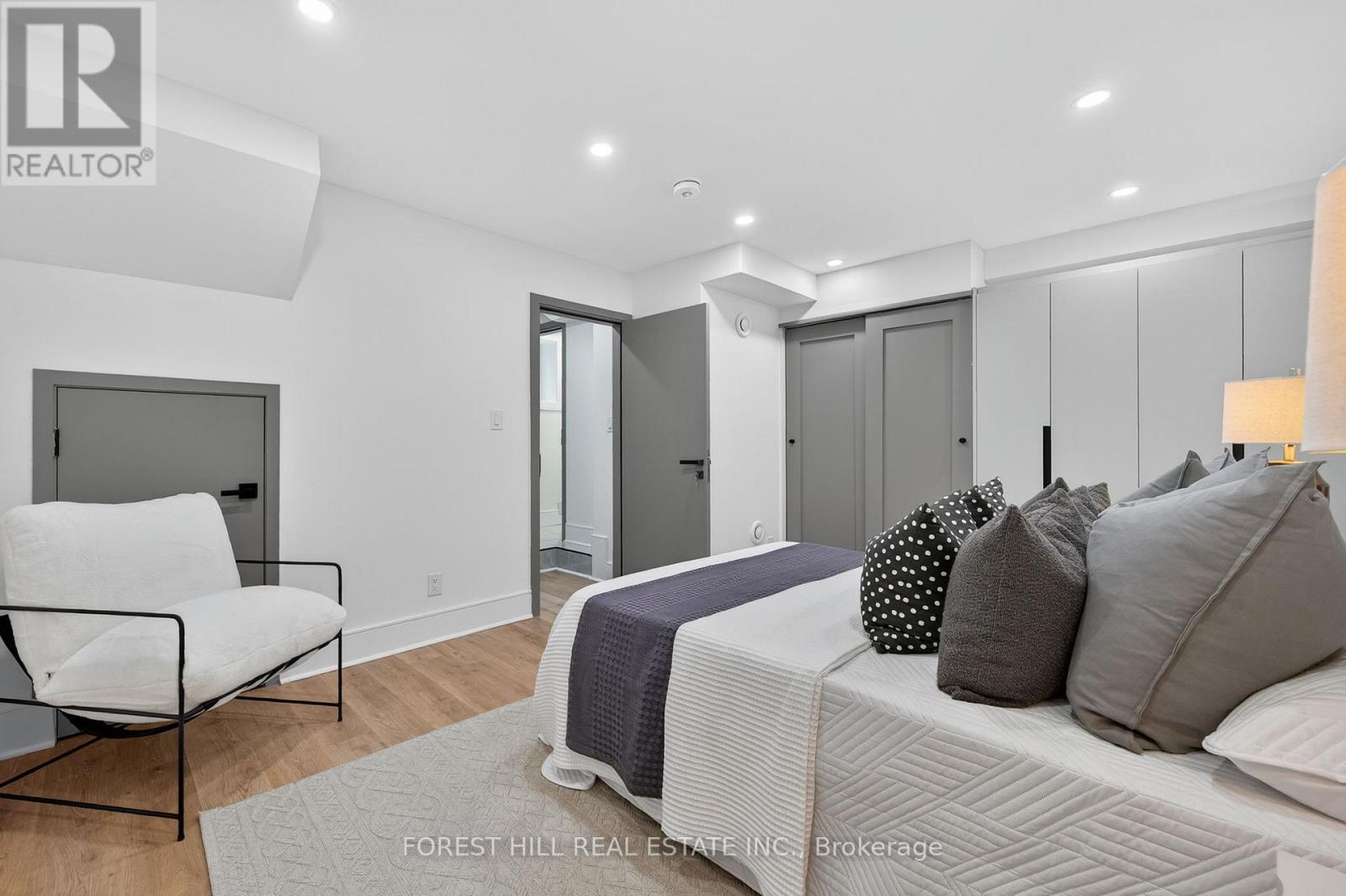 249 Lauder Avenue, Toronto, Ontario M6E 3H5 - Photo 45 - C12547350