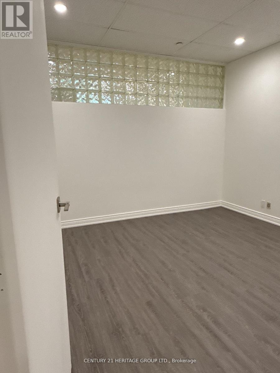 101 - 2900 Yonge Street, Toronto, Ontario  M4N 3N8 - Photo 17 - C12547354