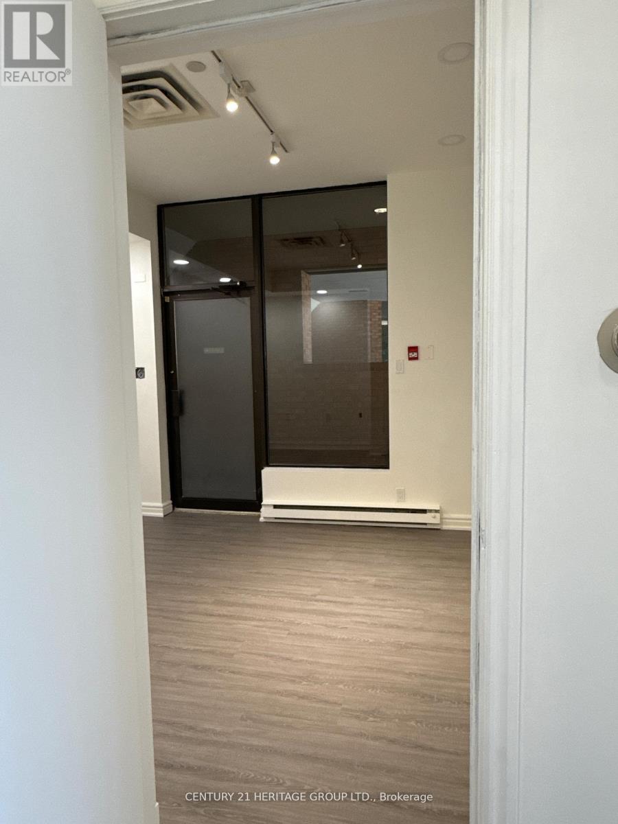 101 - 2900 Yonge Street, Toronto, Ontario  M4N 3N8 - Photo 25 - C12547354