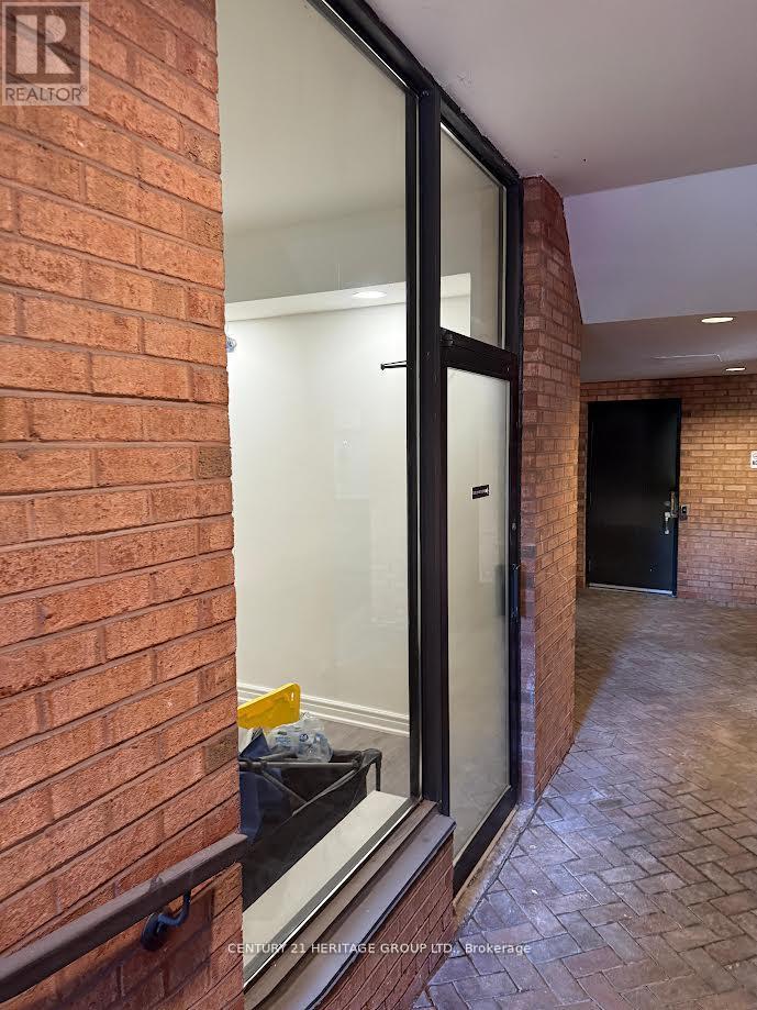 101 - 2900 Yonge Street, Toronto, Ontario  M4N 3N8 - Photo 5 - C12547354