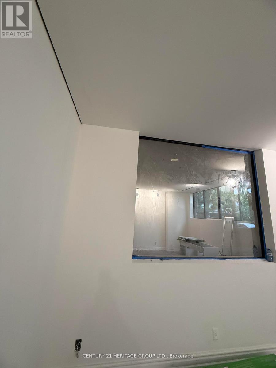 101 - 2900 Yonge Street, Toronto, Ontario  M4N 3N8 - Photo 8 - C12547354