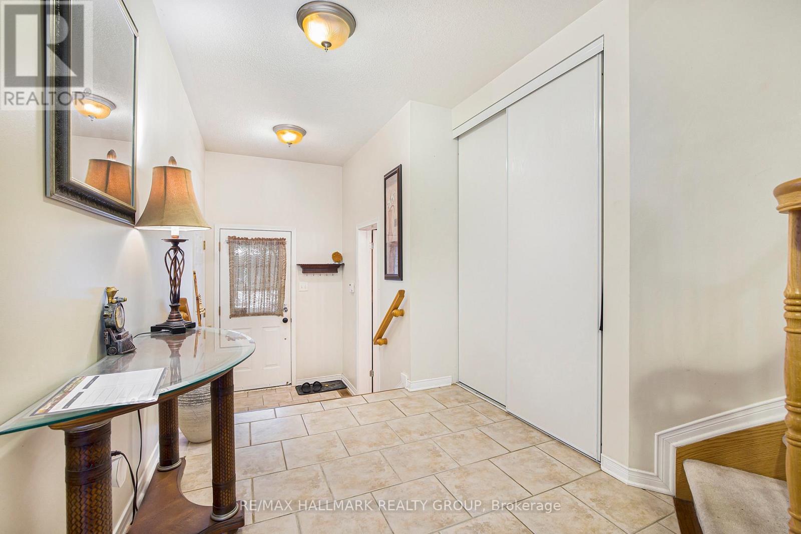 11 Scampton Drive, Ottawa, Ontario  K2W 1G1 - Photo 11 - X12547396