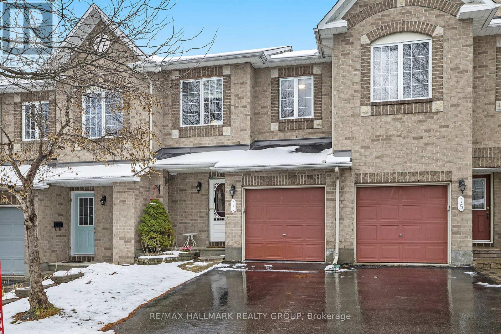 11 Scampton Drive, Ottawa, Ontario  K2W 1G1 - Photo 2 - X12547396