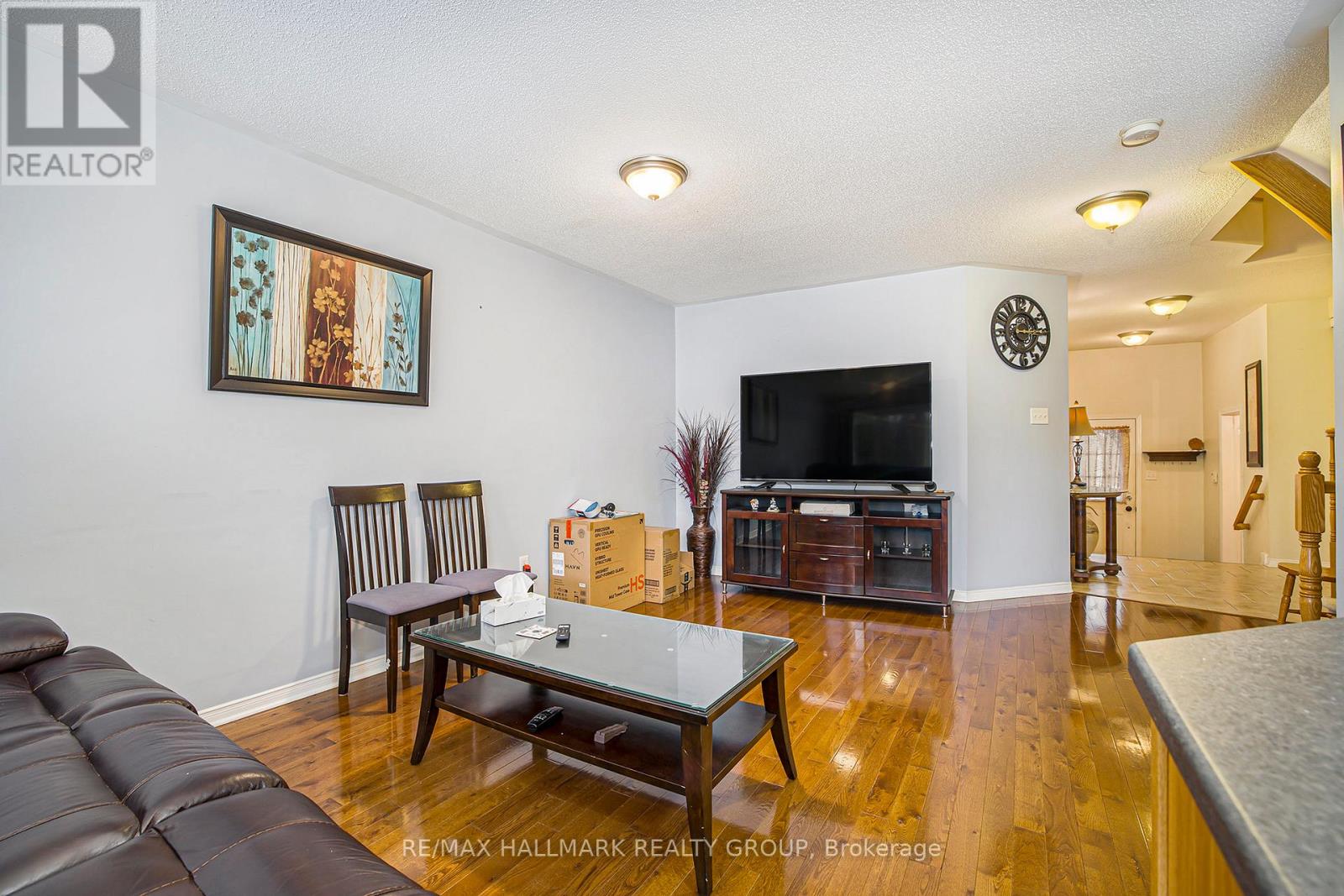 11 Scampton Drive, Ottawa, Ontario  K2W 1G1 - Photo 5 - X12547396