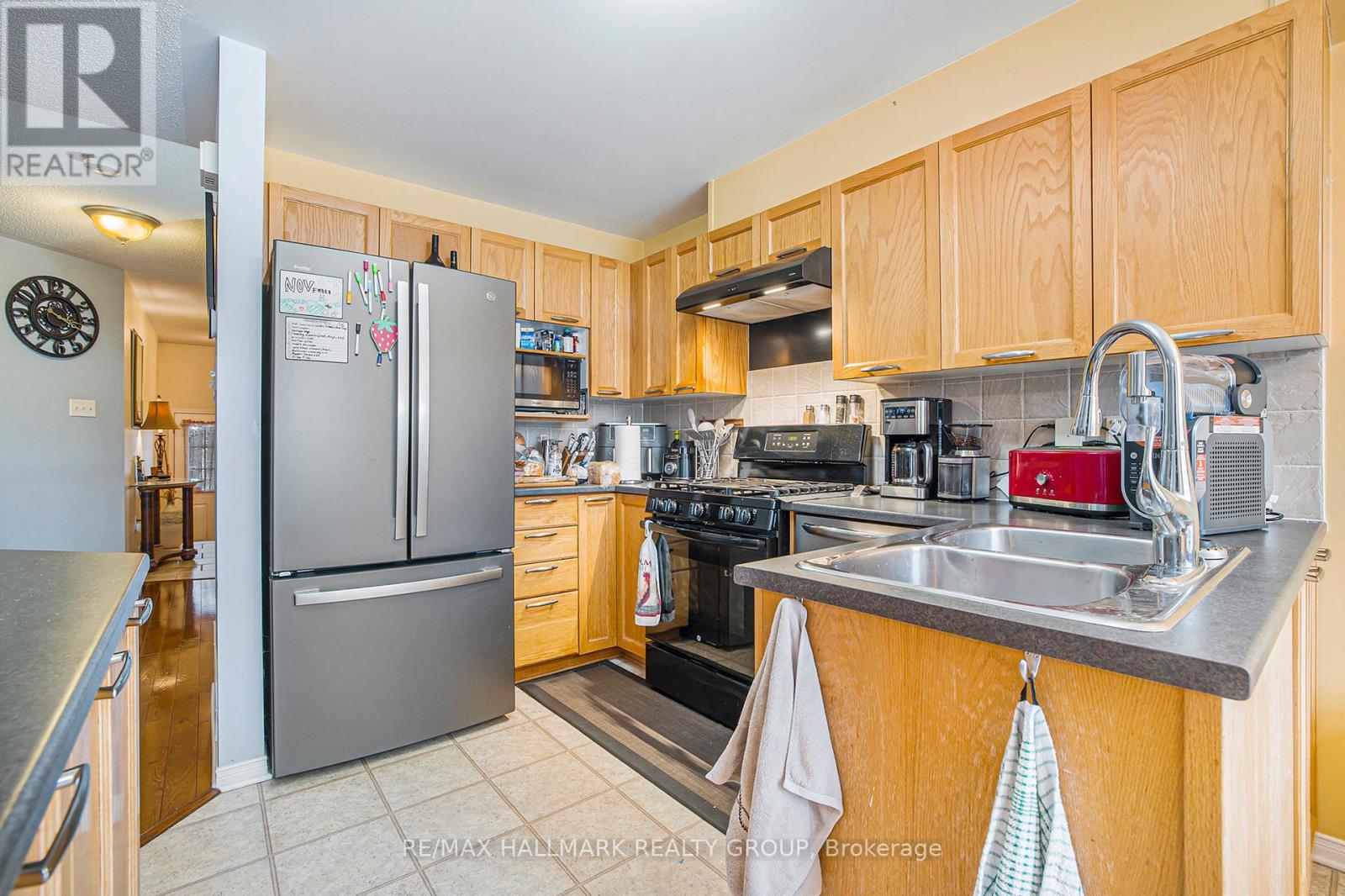 11 Scampton Drive, Ottawa, Ontario  K2W 1G1 - Photo 6 - X12547396