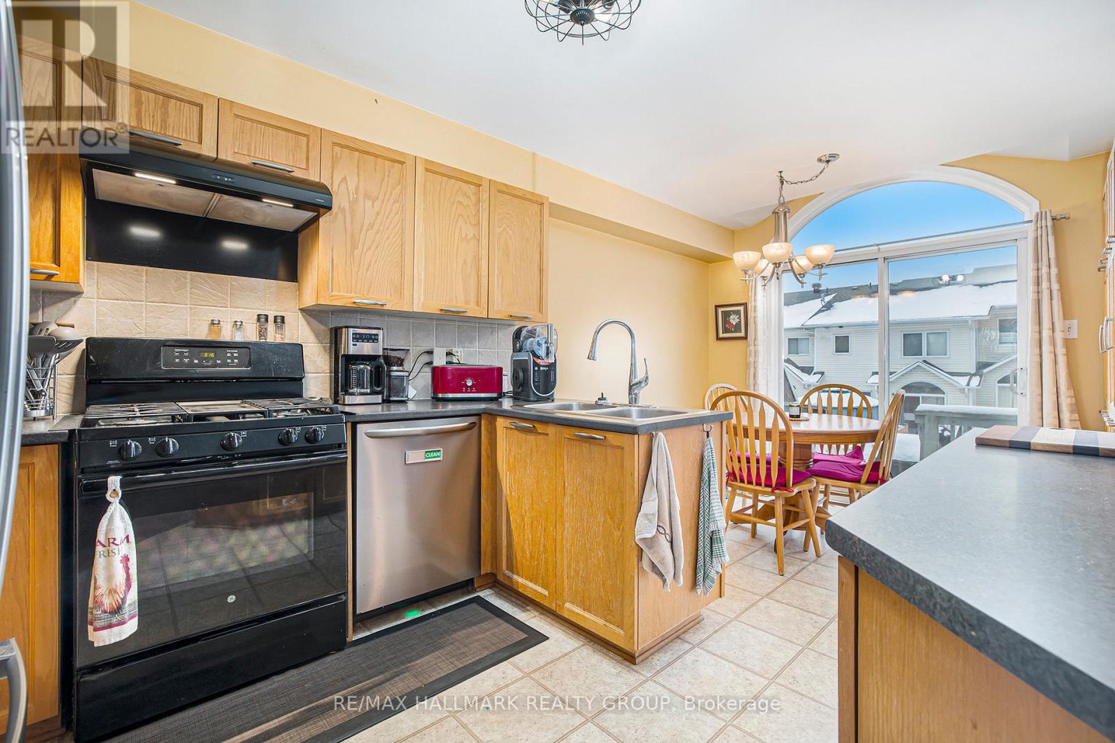 11 Scampton Drive, Ottawa, Ontario  K2W 1G1 - Photo 7 - X12547396