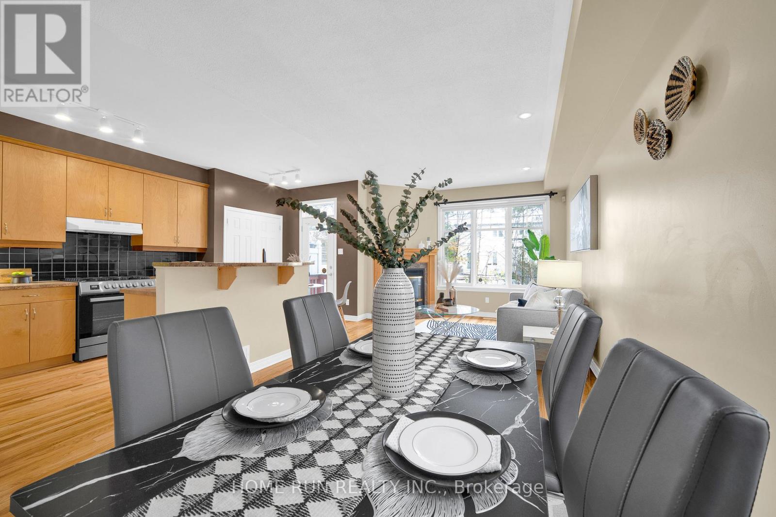 517 Devonwood Circle, Ottawa, Ontario  K1T 4E4 - Photo 10 - X12547402