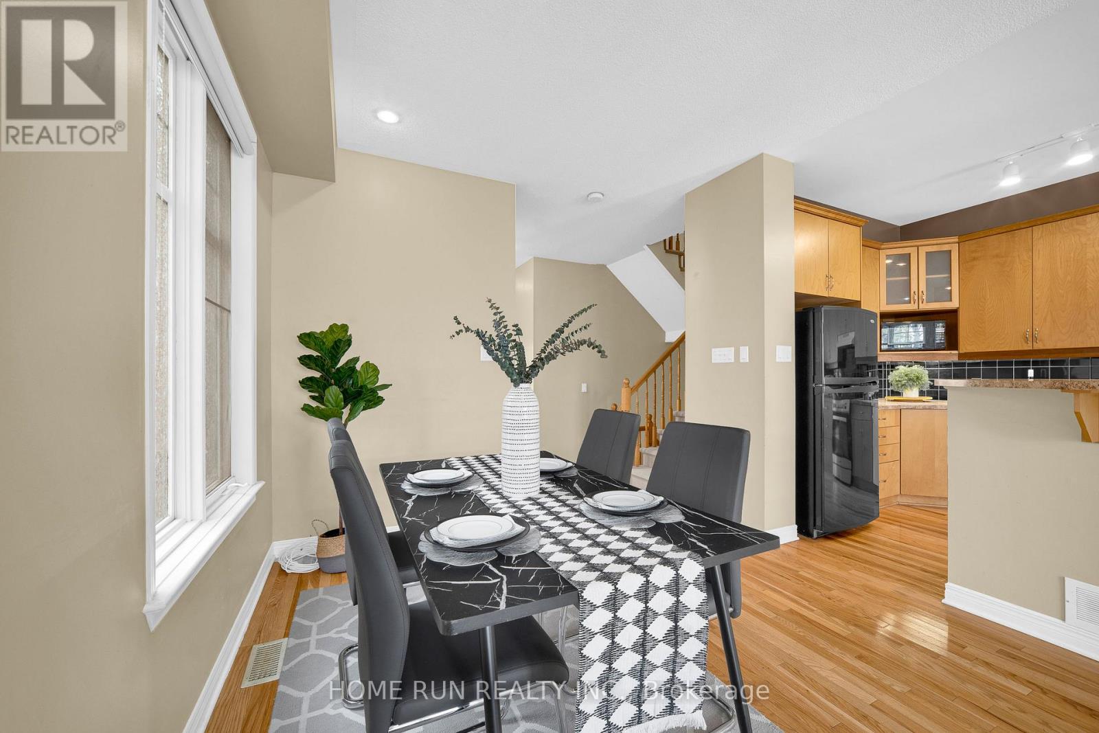 517 Devonwood Circle, Ottawa, Ontario  K1T 4E4 - Photo 13 - X12547402