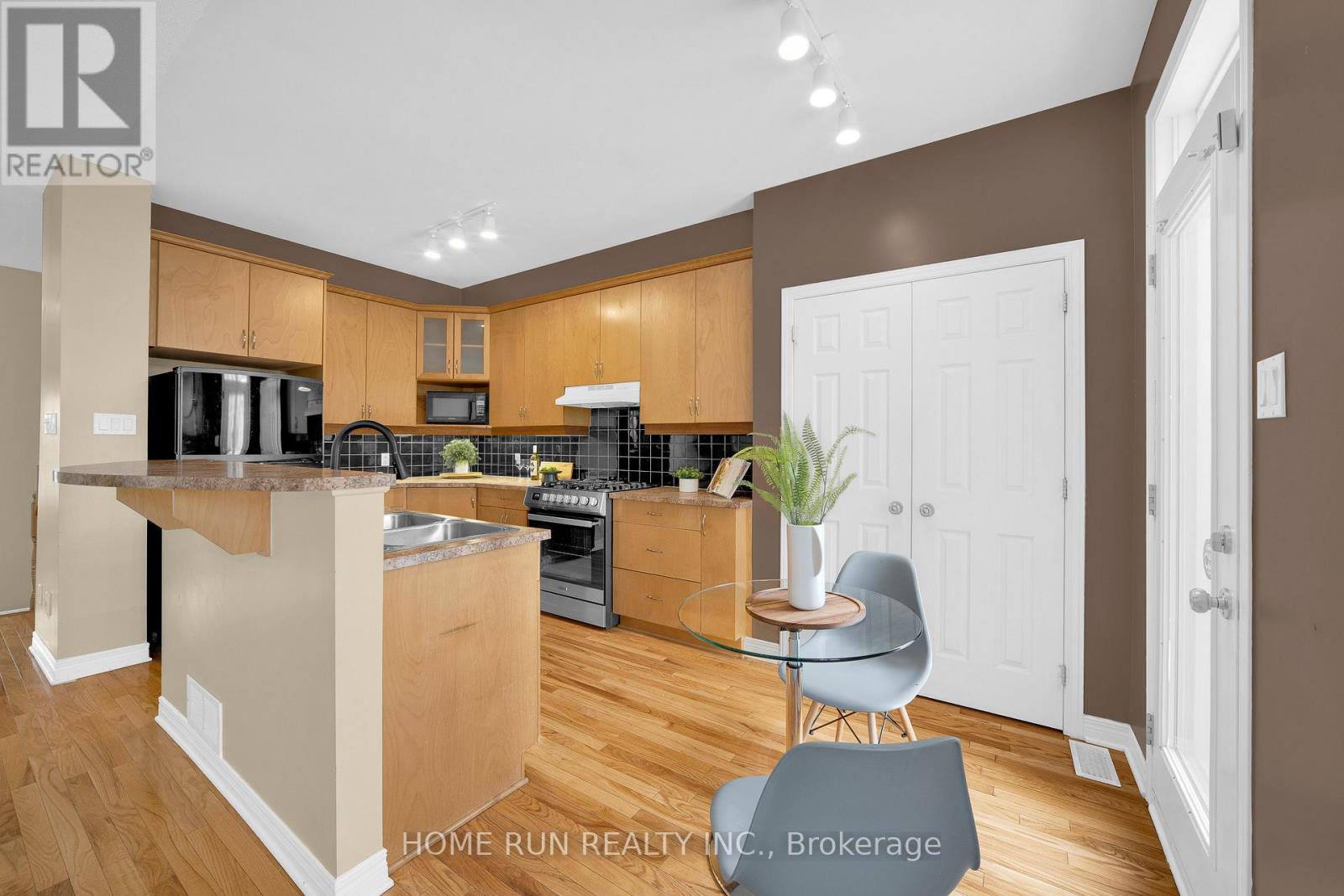 517 Devonwood Circle, Ottawa, Ontario  K1T 4E4 - Photo 16 - X12547402