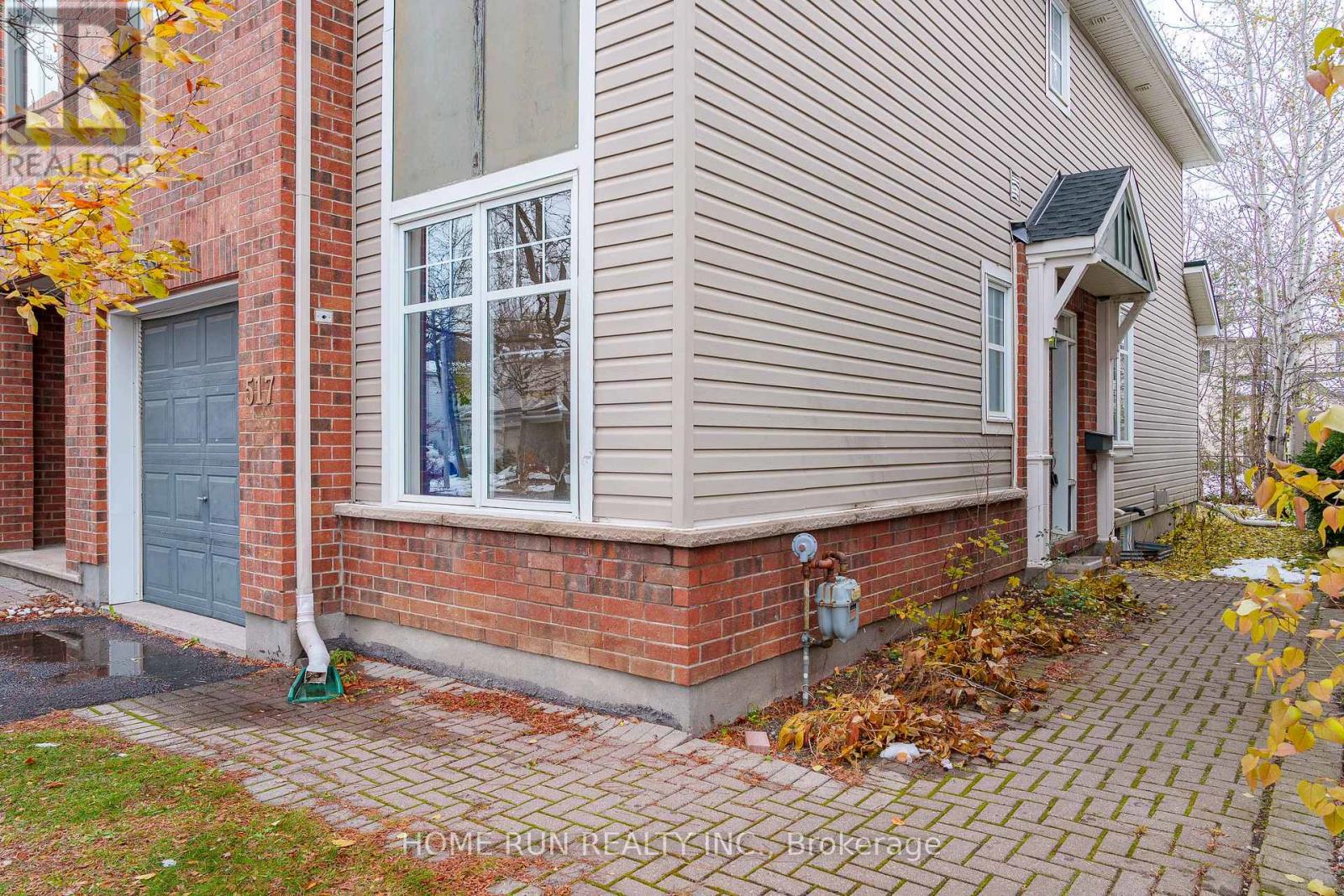 517 Devonwood Circle, Ottawa, Ontario  K1T 4E4 - Photo 2 - X12547402