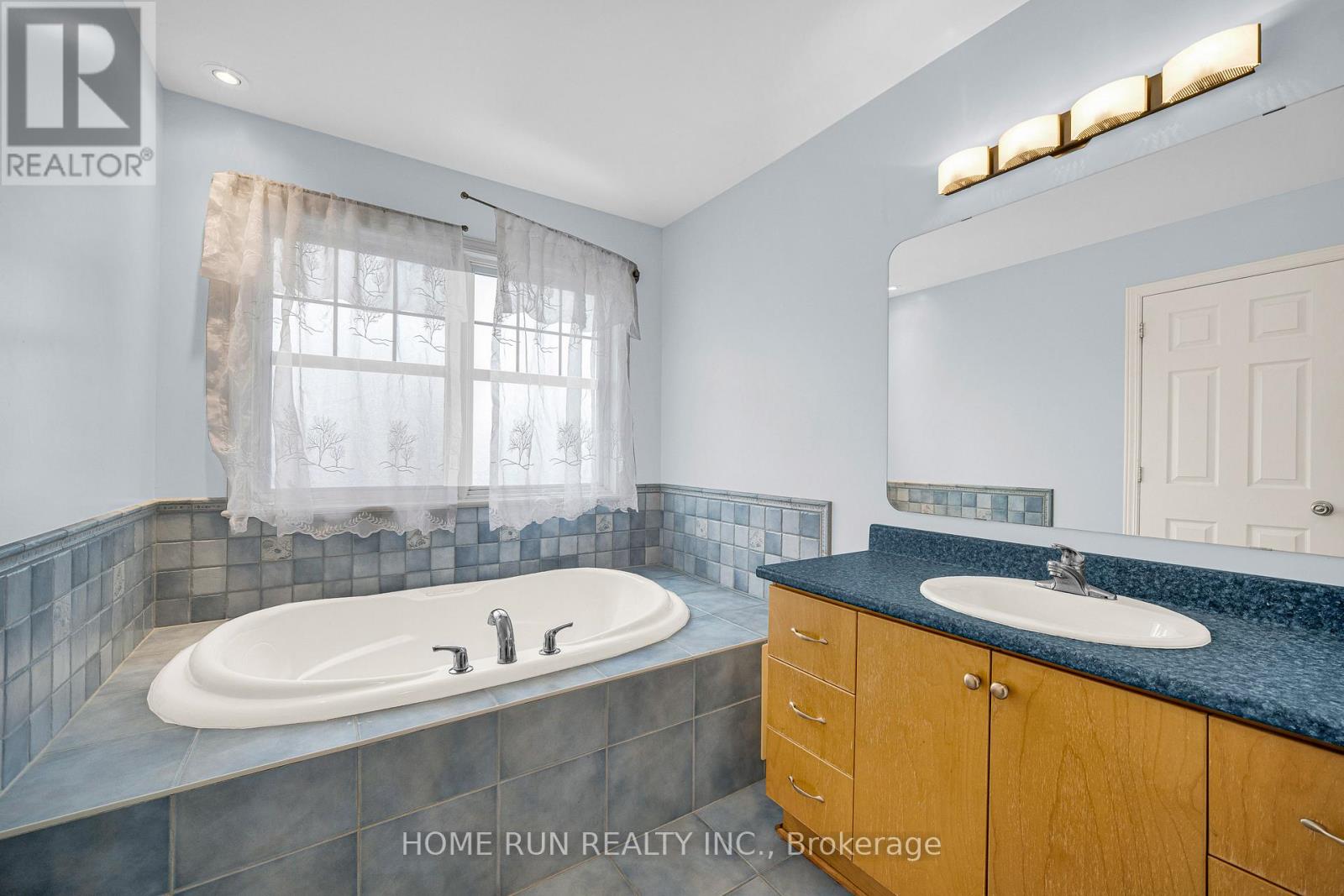 517 Devonwood Circle, Ottawa, Ontario  K1T 4E4 - Photo 31 - X12547402