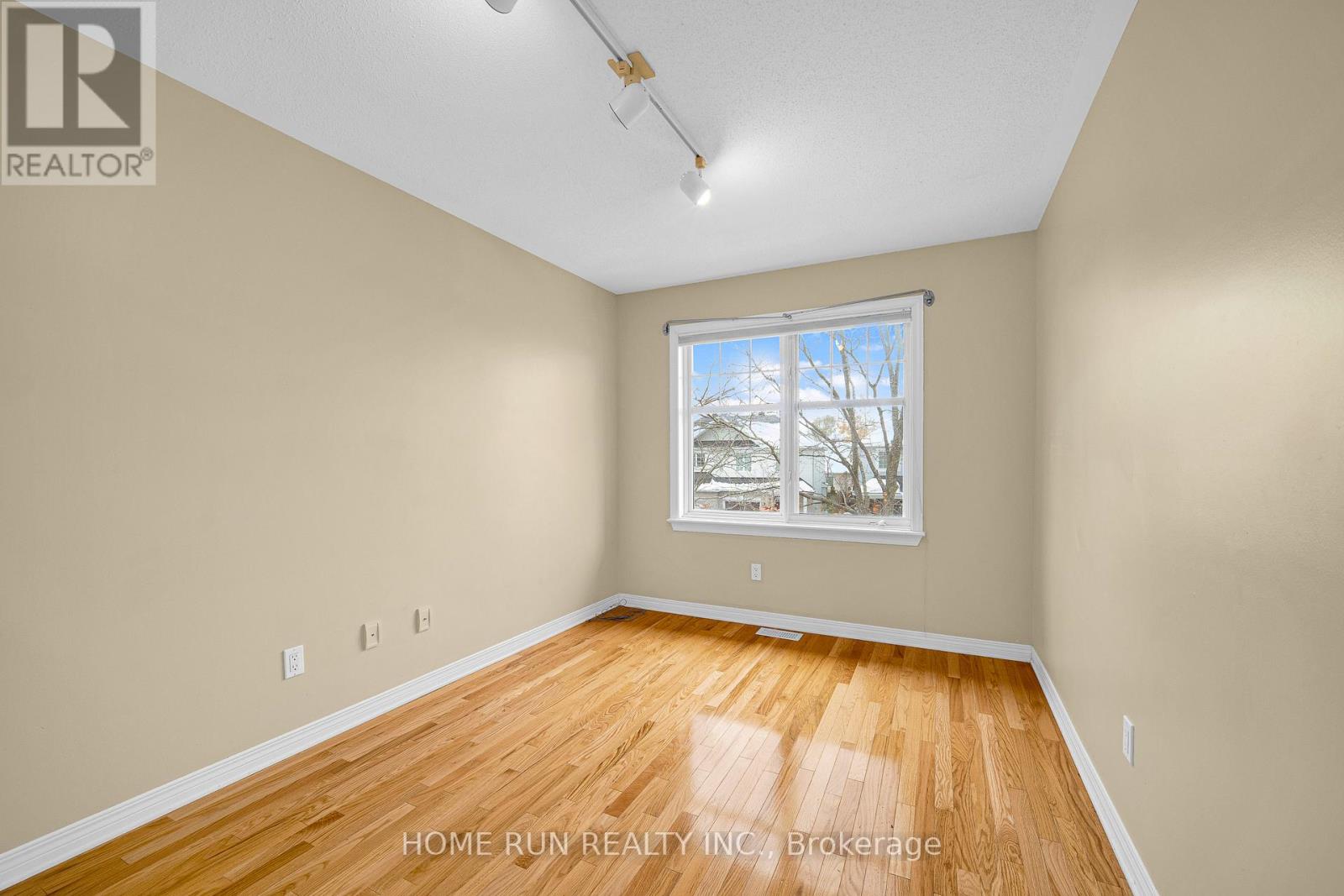 517 Devonwood Circle, Ottawa, Ontario  K1T 4E4 - Photo 32 - X12547402