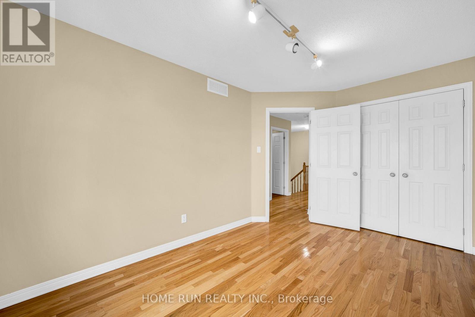 517 Devonwood Circle, Ottawa, Ontario  K1T 4E4 - Photo 33 - X12547402