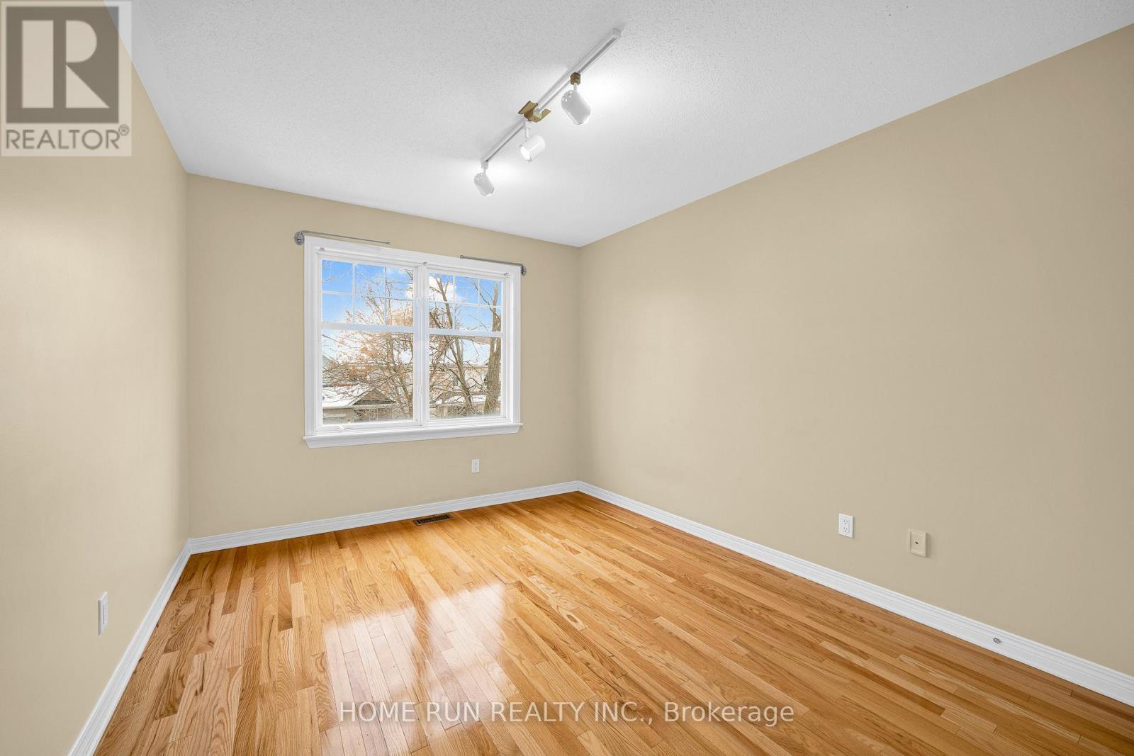 517 Devonwood Circle, Ottawa, Ontario  K1T 4E4 - Photo 34 - X12547402