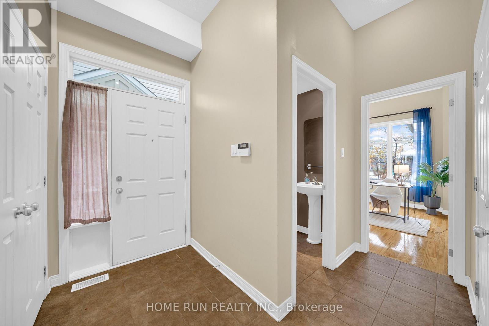 517 Devonwood Circle, Ottawa, Ontario  K1T 4E4 - Photo 4 - X12547402