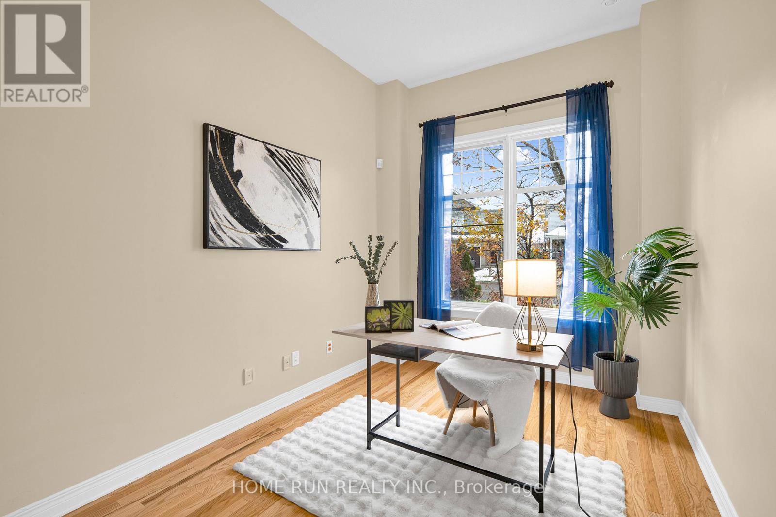 517 Devonwood Circle, Ottawa, Ontario  K1T 4E4 - Photo 5 - X12547402