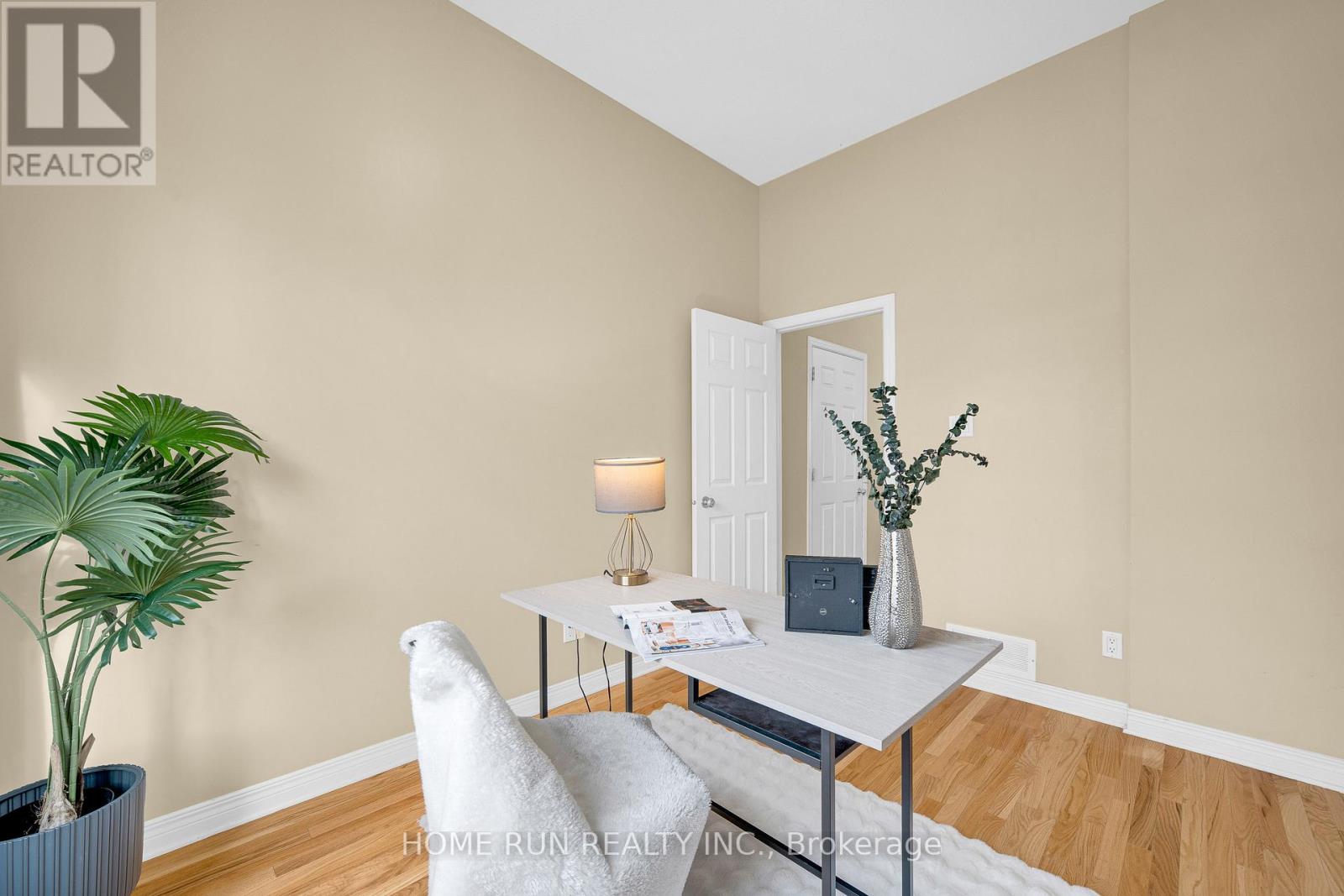 517 Devonwood Circle, Ottawa, Ontario  K1T 4E4 - Photo 7 - X12547402