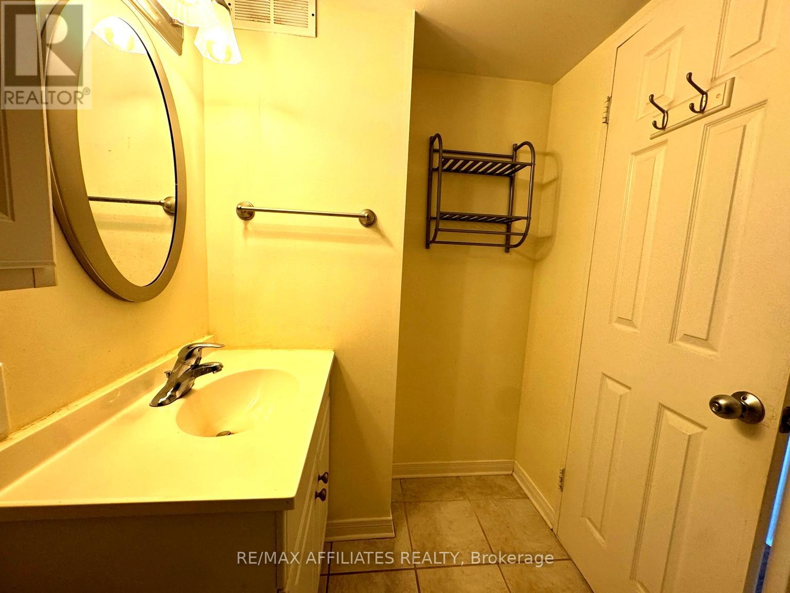 1704 - 158 Mcarthur Avenue, Ottawa, Ontario  K1L 8E7 - Photo 21 - X12547416