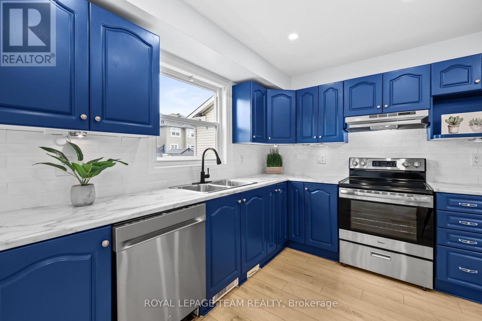 381 Moffatt Pond Court, Ottawa, Ontario  K2J 0C9 - Photo 13 - X12547482