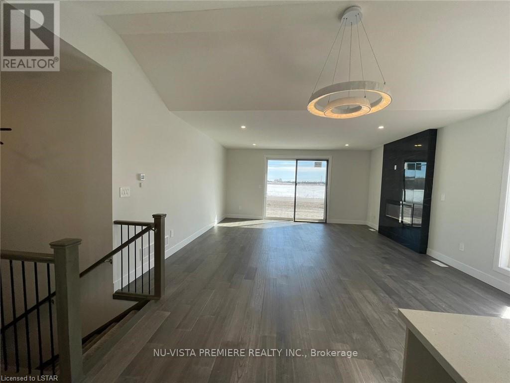 320 Stathis Boulevard, Sarnia, Ontario  N7S 0G7 - Photo 2 - X12547442