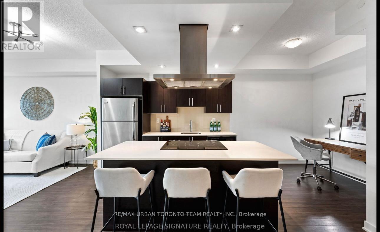 527 - 165 Legion Road N, Toronto, Ontario M8Y 0B3 - Photo 13 - W12547234