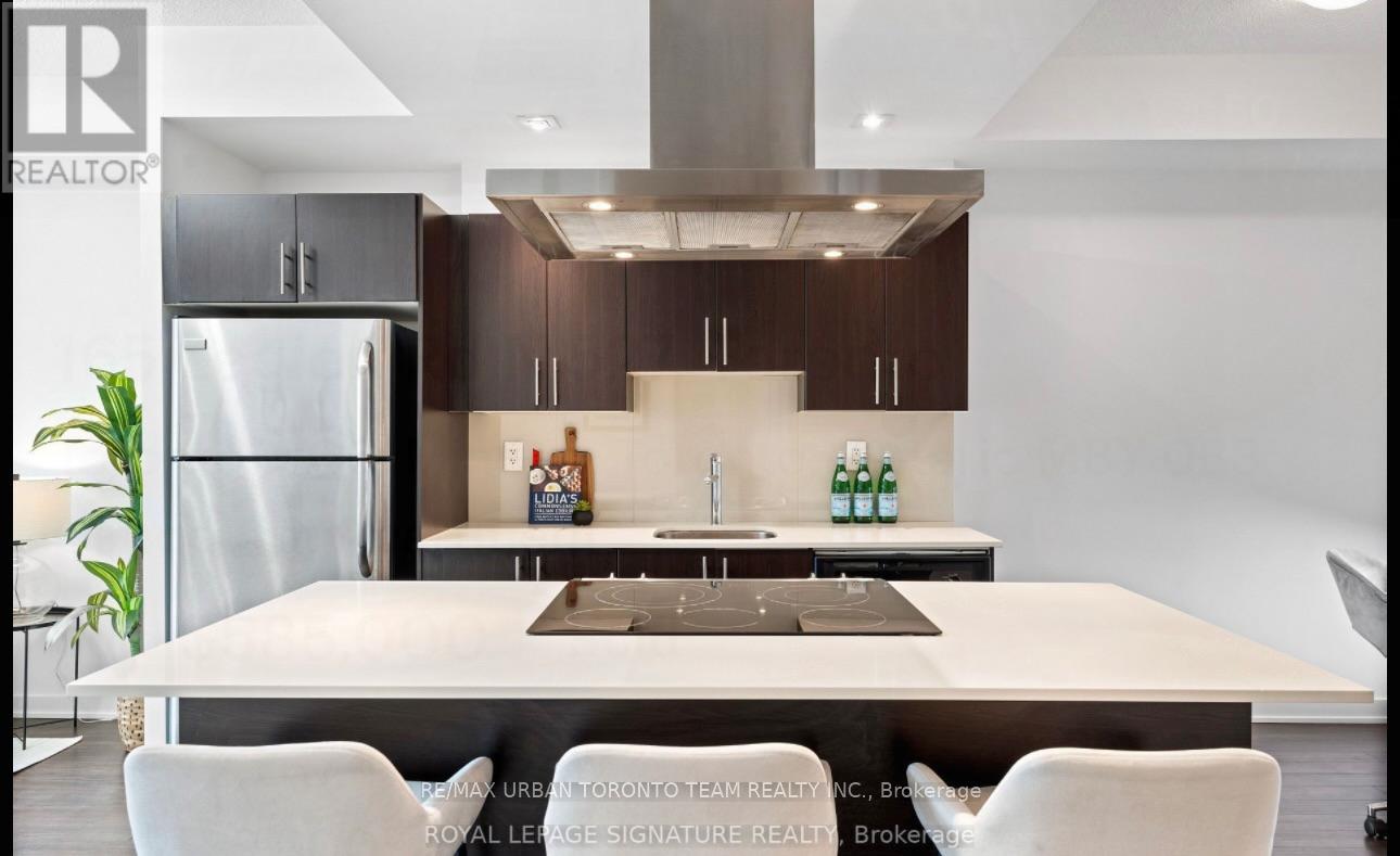 527 - 165 Legion Road N, Toronto, Ontario M8Y 0B3 - Photo 14 - W12547234