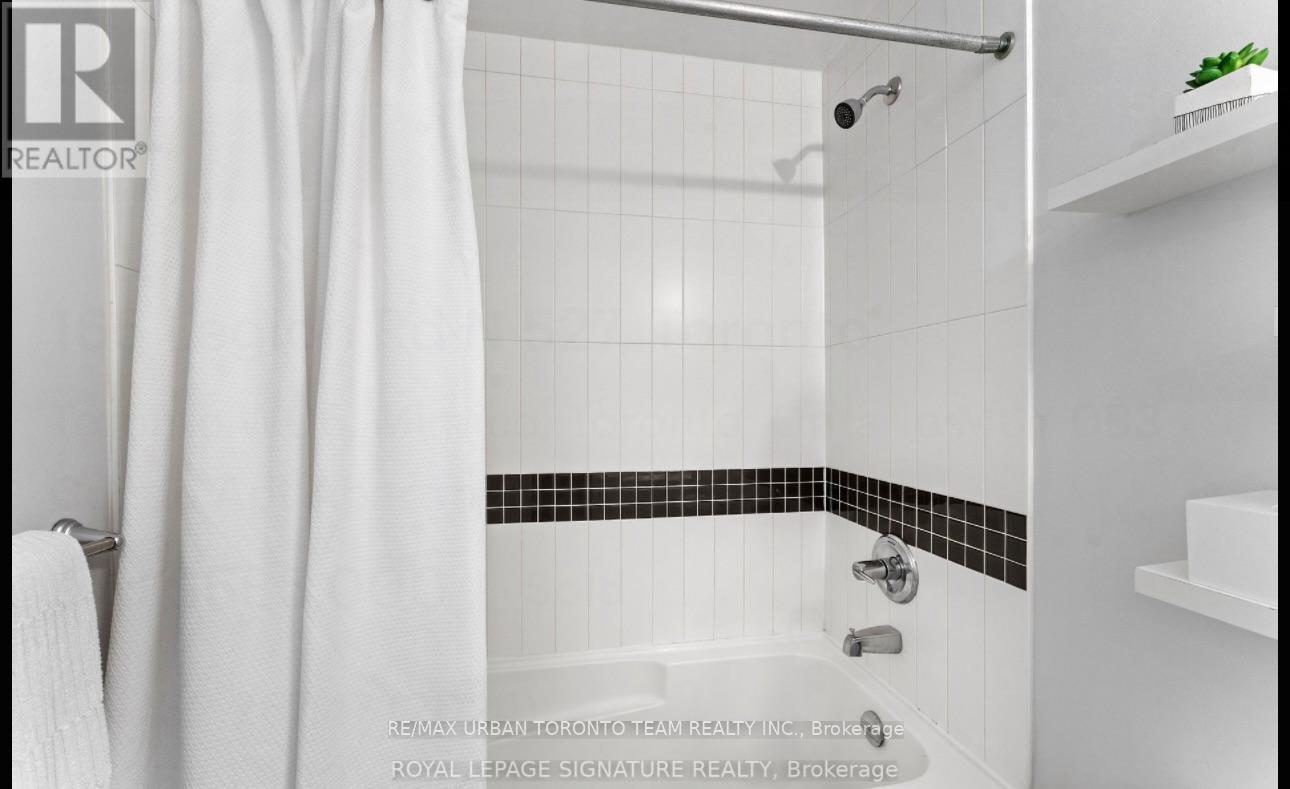 527 - 165 Legion Road N, Toronto, Ontario M8Y 0B3 - Photo 30 - W12547234