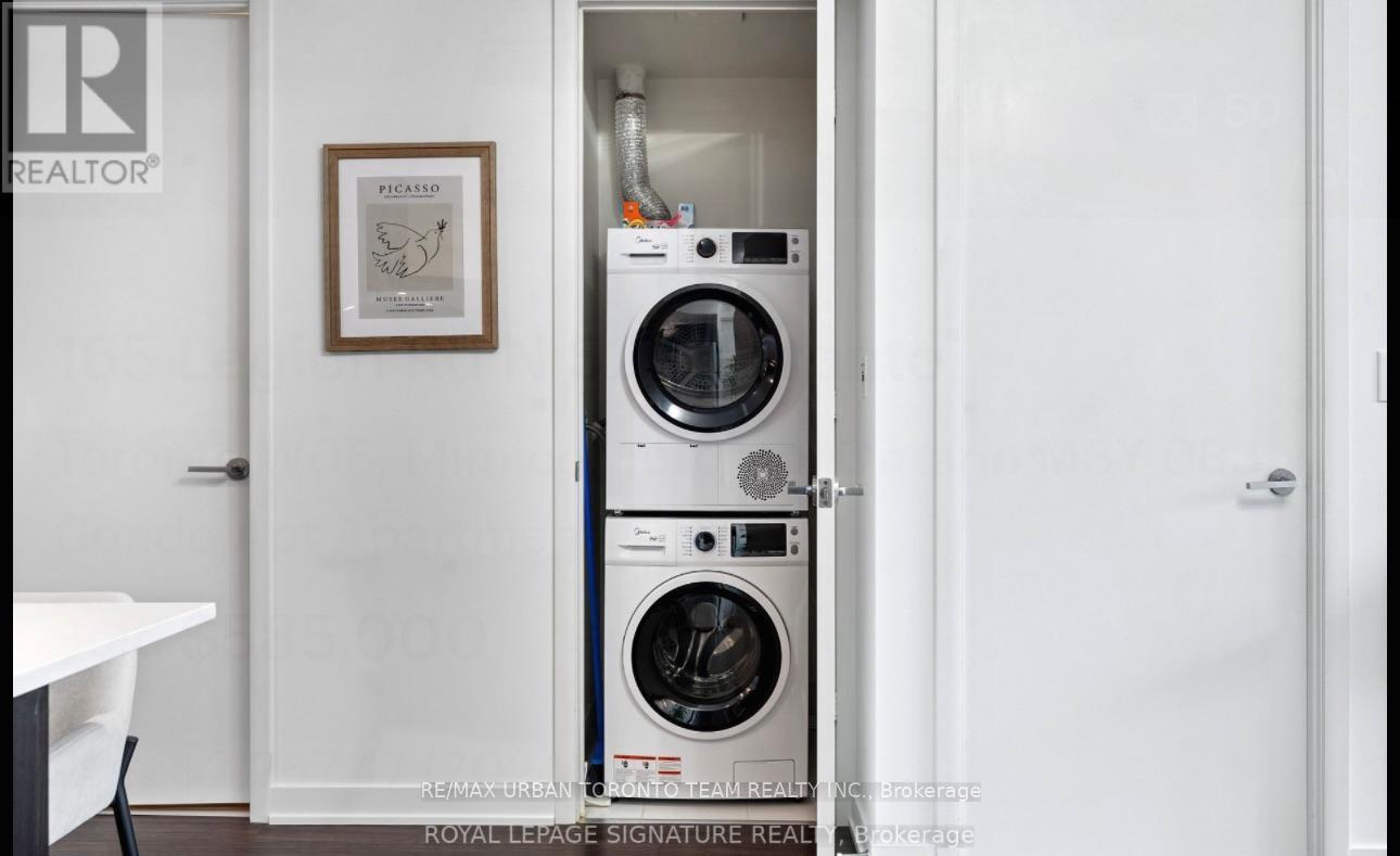 527 - 165 Legion Road N, Toronto, Ontario M8Y 0B3 - Photo 32 - W12547234