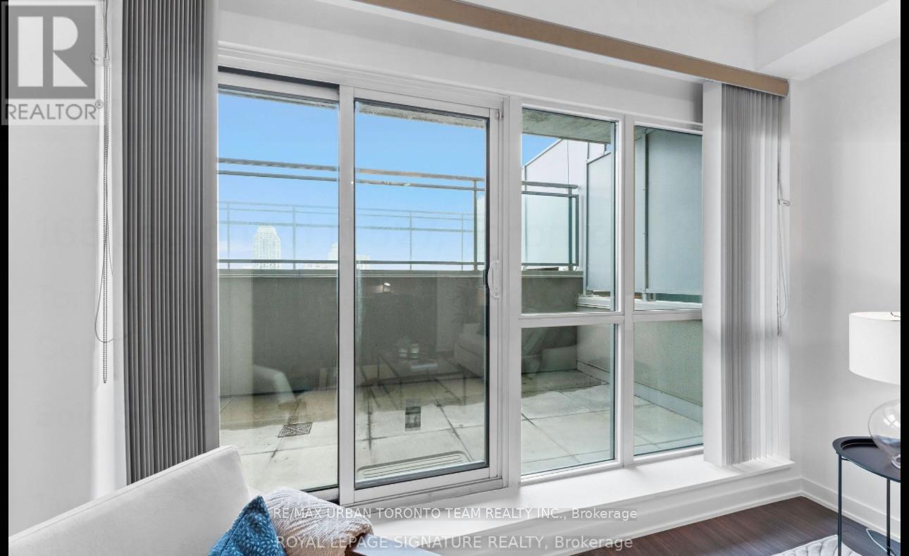 527 - 165 Legion Road N, Toronto, Ontario M8Y 0B3 - Photo 33 - W12547234