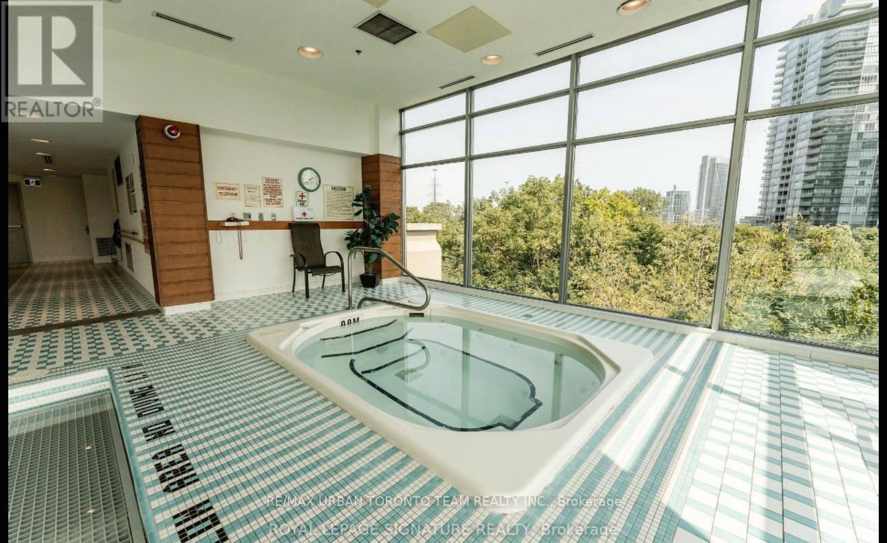 527 - 165 Legion Road N, Toronto, Ontario M8Y 0B3 - Photo 43 - W12547234