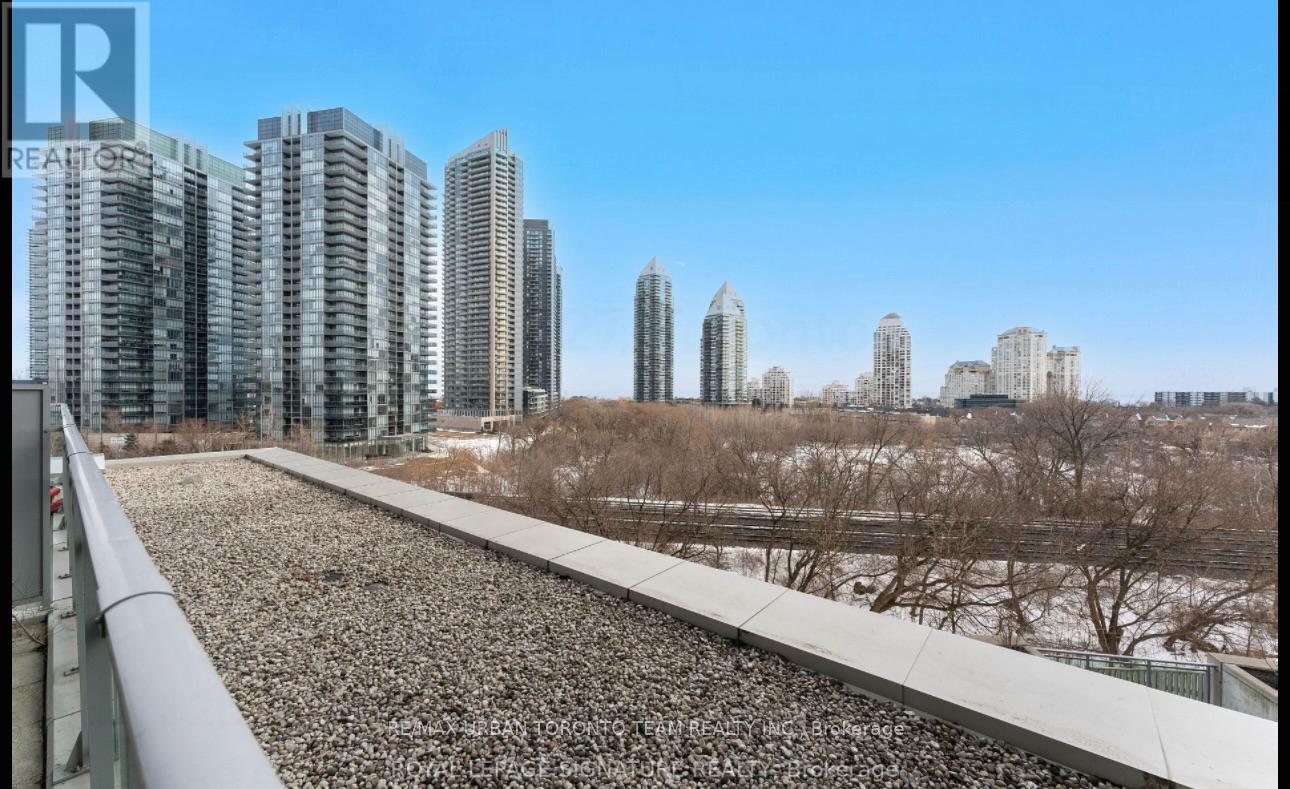 527 - 165 Legion Road N, Toronto, Ontario M8Y 0B3 - Photo 38 - W12547234