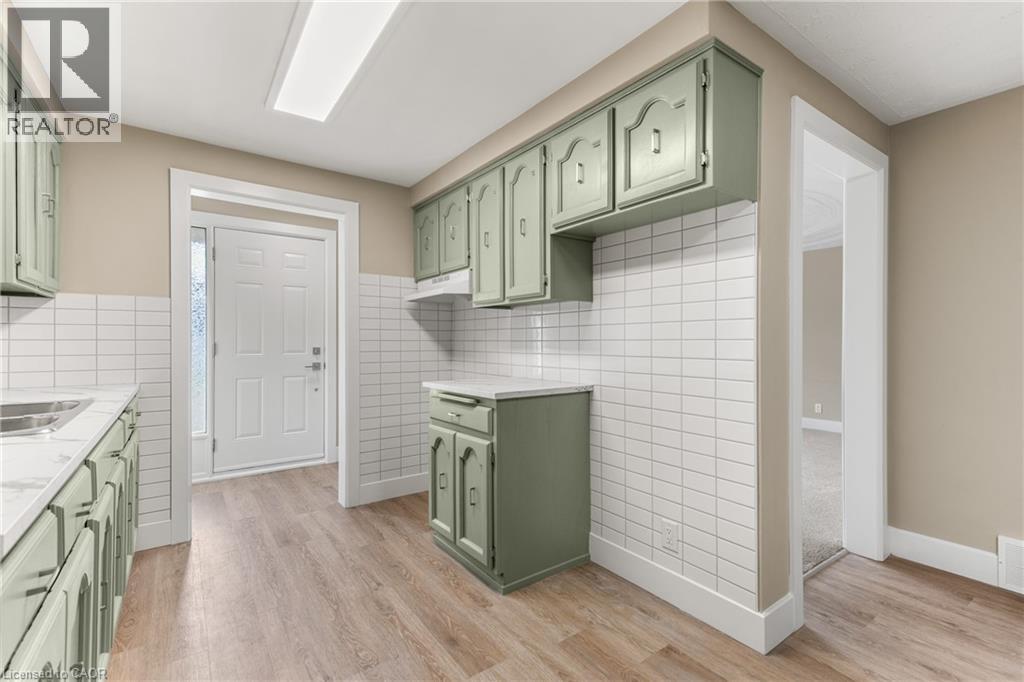 58 Selkirk Drive, Kitchener, Ontario N2E 1N2 - Photo 9 - 40787325