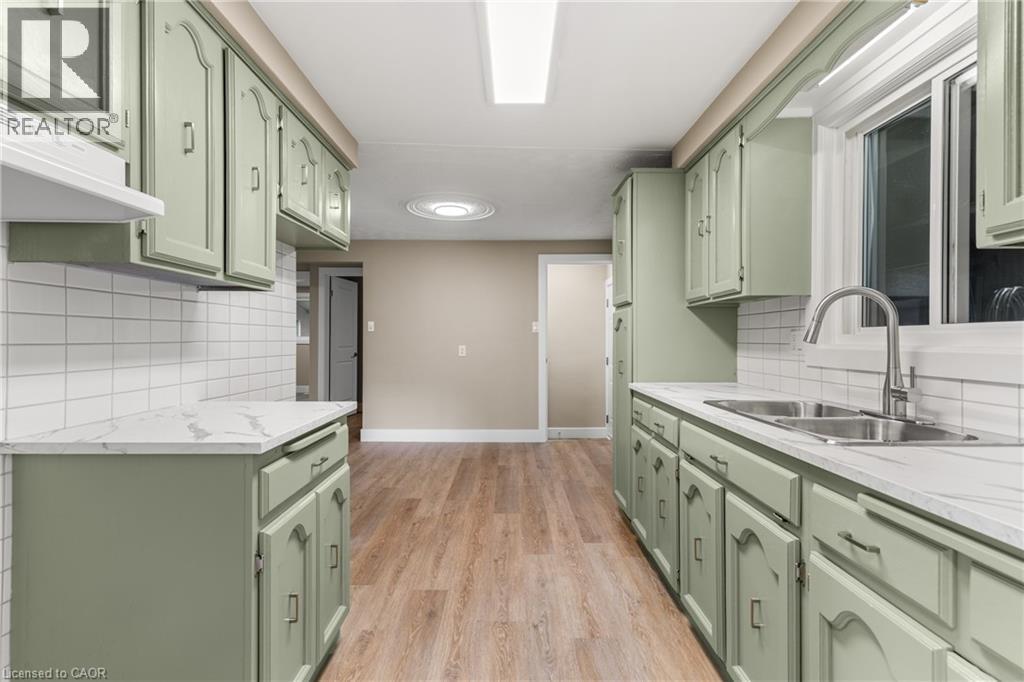 58 Selkirk Drive, Kitchener, Ontario N2E 1N2 - Photo 6 - 40787325