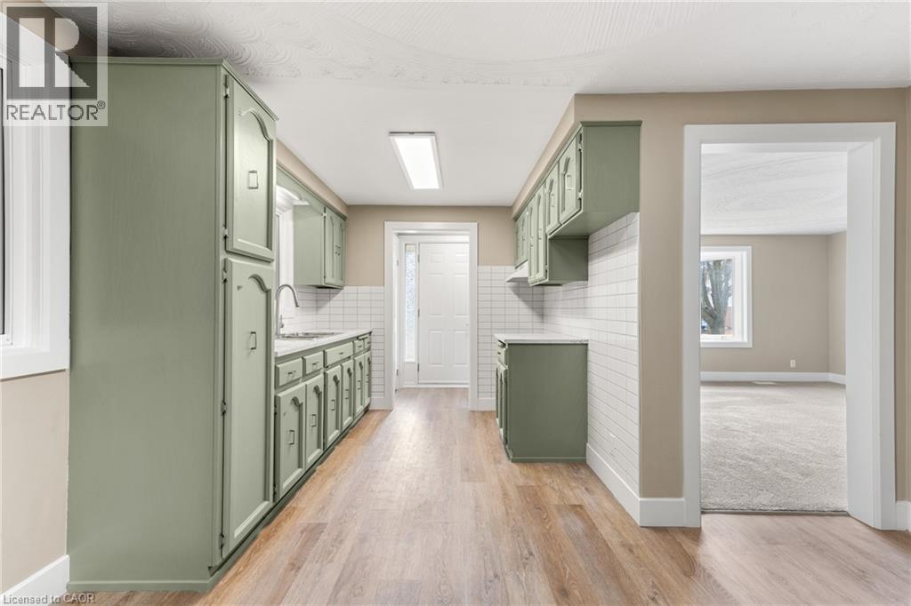 58 Selkirk Drive, Kitchener, Ontario N2E 1N2 - Photo 8 - 40787325