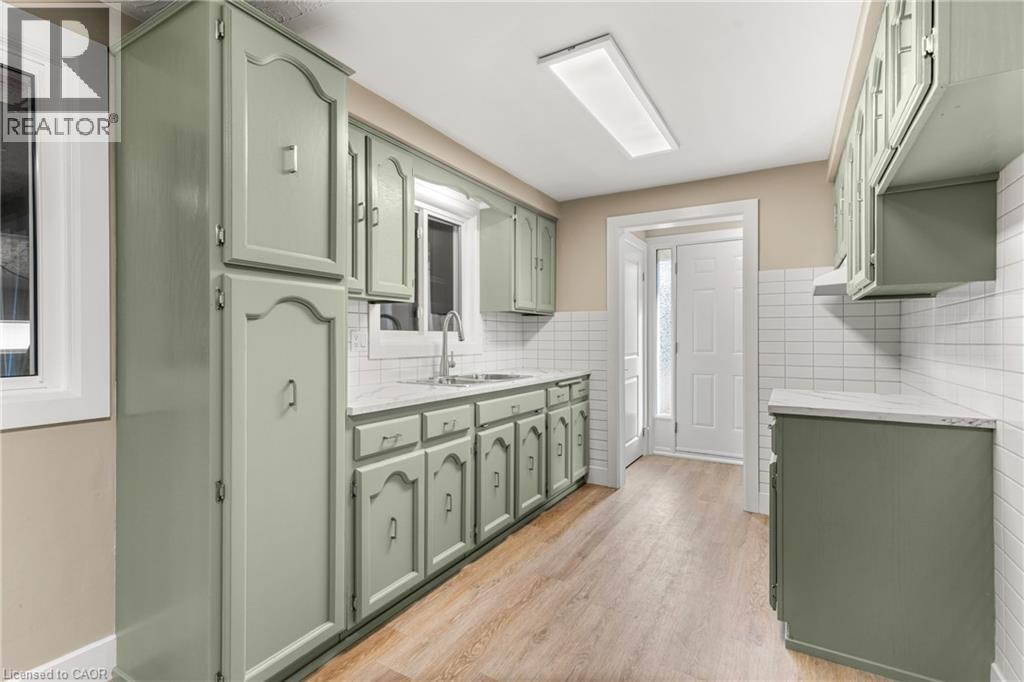 58 Selkirk Drive, Kitchener, Ontario N2E 1N2 - Photo 7 - 40787325