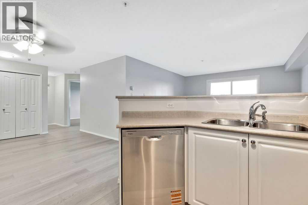 Property at 3304, 604 8 Street SW image 5