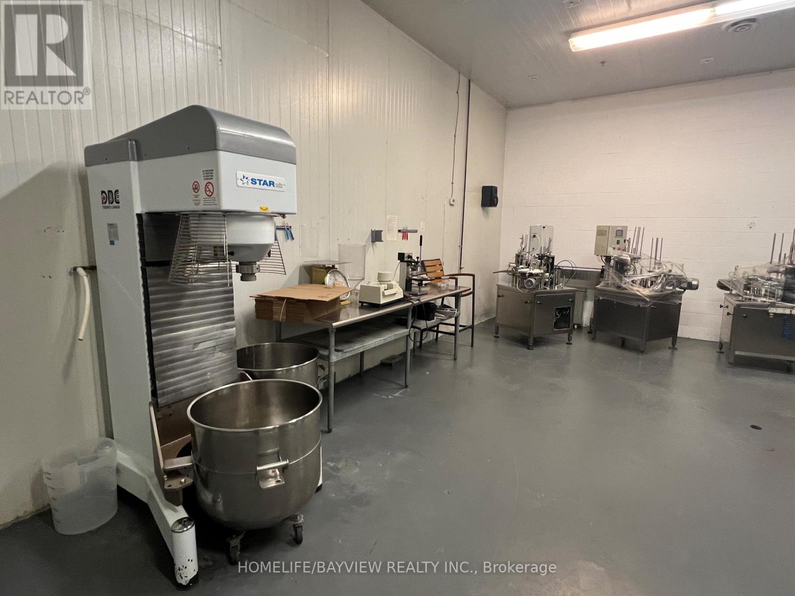 15 - 200 Connie Crescent, Vaughan (Concord), Ontario  L4K 1M1 - Photo 5 - N12547360