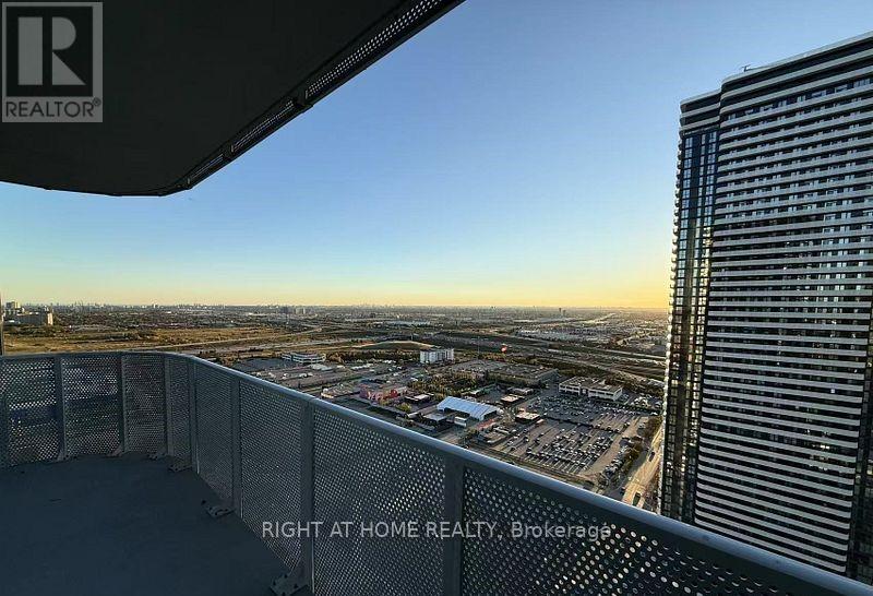 3615 - 28 Interchange Way, Vaughan, Ontario  L4K 0P8 - Photo 2 - N12547372