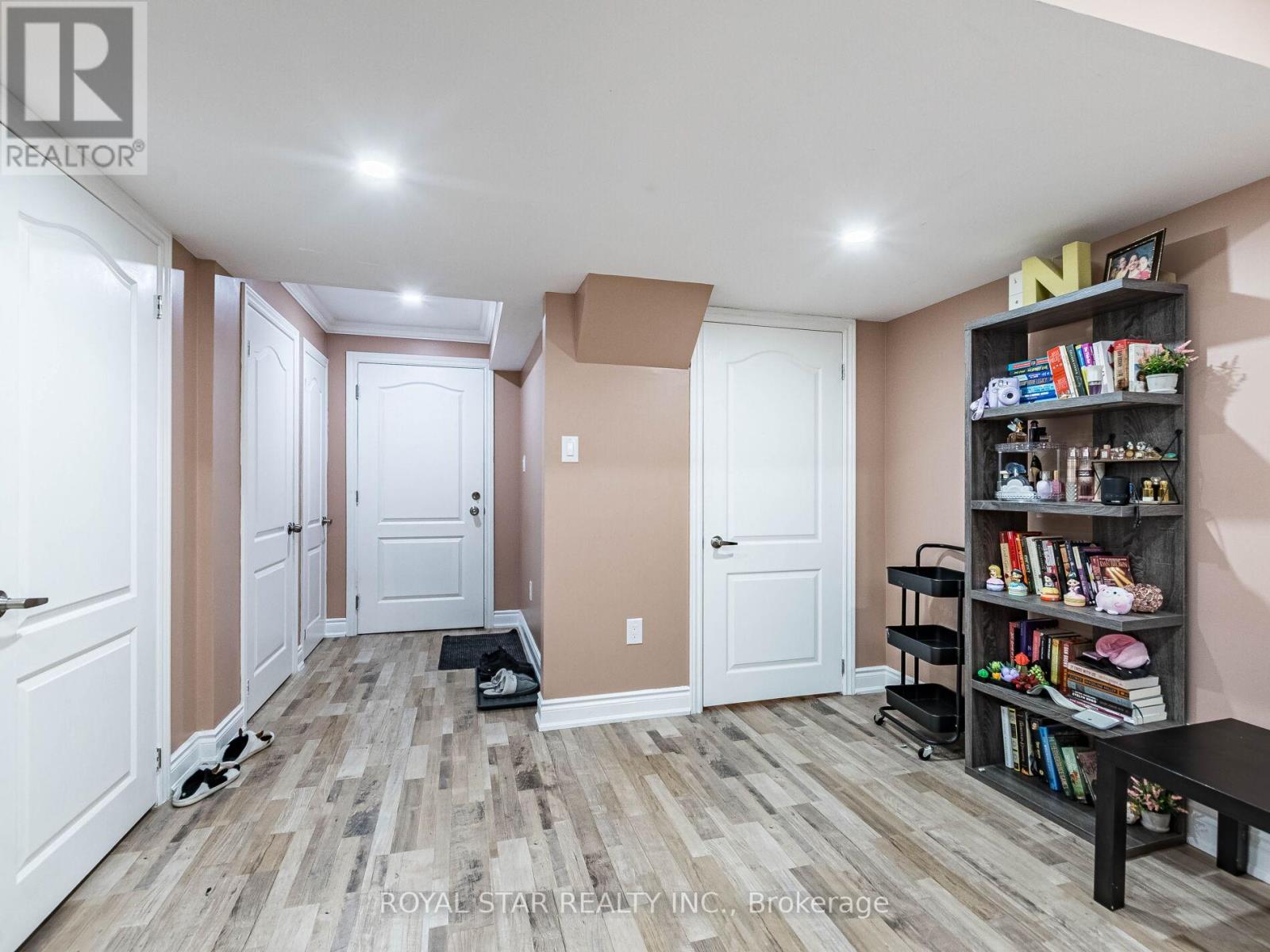 10 Spokanne Street, Brampton, Ontario  L6R 4A2 - Photo 37 - W12547352