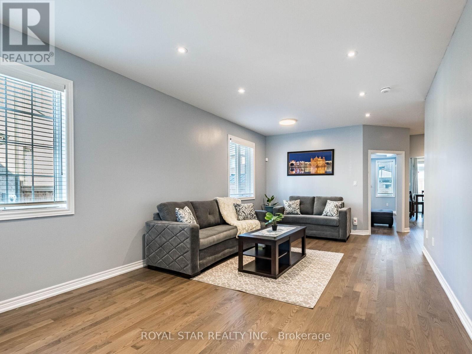 10 Spokanne Street, Brampton, Ontario  L6R 4A2 - Photo 6 - W12547352