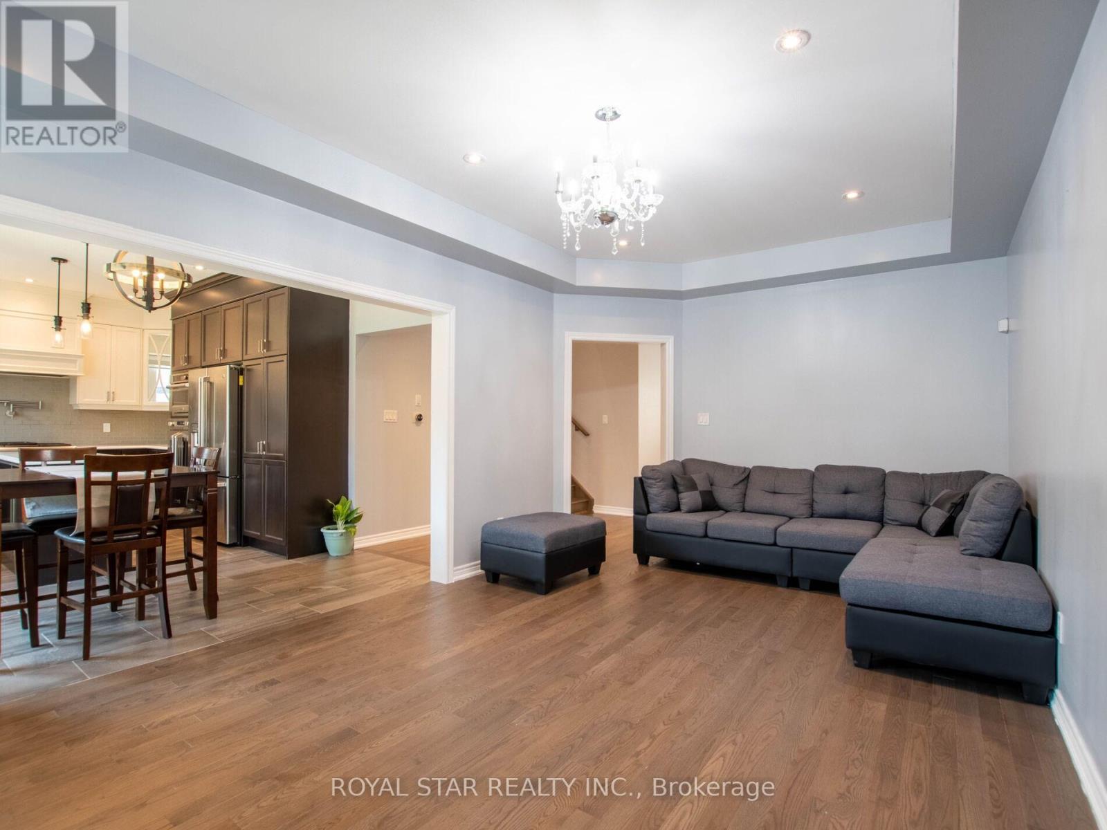 10 Spokanne Street, Brampton, Ontario  L6R 4A2 - Photo 9 - W12547352